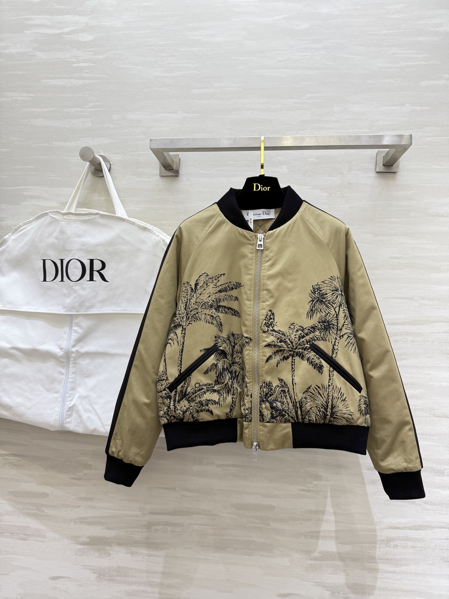 NO:564070,#DIO new autumn and winter style printed rhombus jacket, cotton lining, warm and comfortable, high quality, available now, sizeS/M/L (s bust 102, length 50),,dior,jackets & coats,jackets & coats,alexander wang19860909#DIO秋冬新款 印花菱格夹克棉服外套 内里夹棉保暖舒适 高品质 现货首发sizeS/M/L（s胸围102,衣长50）,,dior,jackets & coats,jackets & coats,alexander wang,Women's clothing