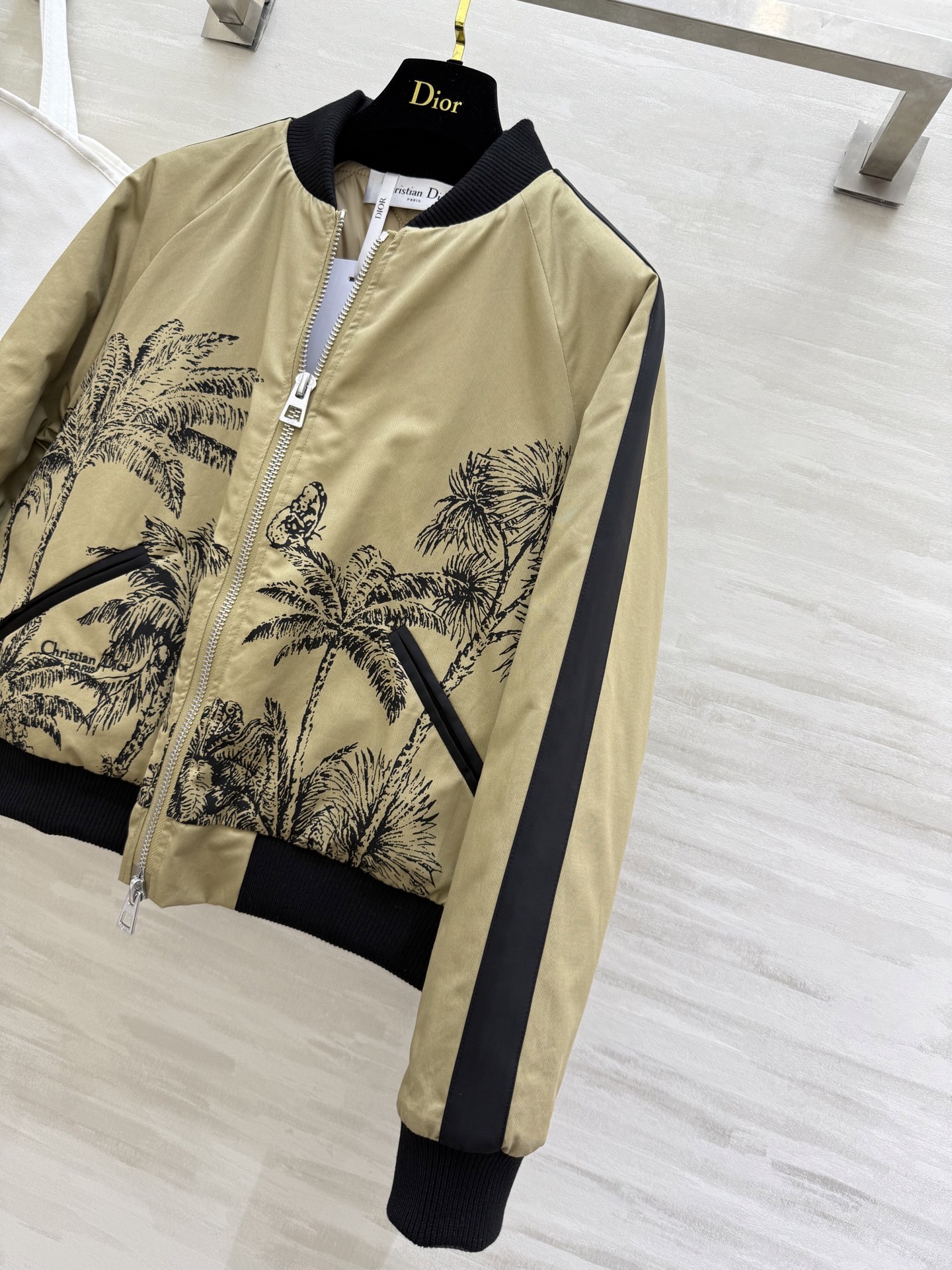 #DIO♡²⁵秋冬新款 印花菱格夹克棉服外套 内里夹棉保暖舒适 高品质 现货首发size：S/M/L（s