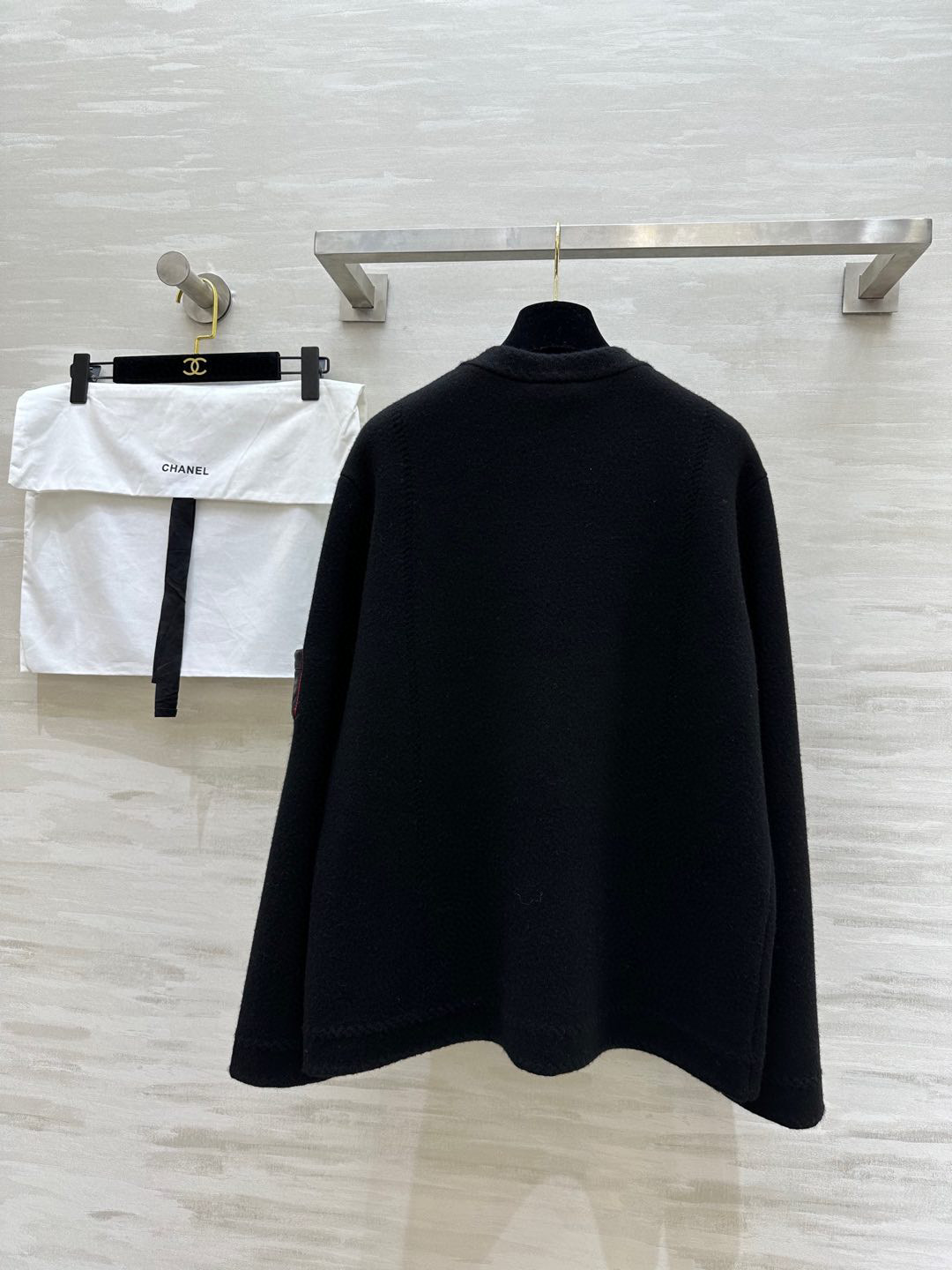 #Chane♡²⁵B小羊皮拼皮羊绒开衫 口袋内衬真丝 张钧甯同款 口袋袖口菱格小羊皮材质 开模定制五金纽