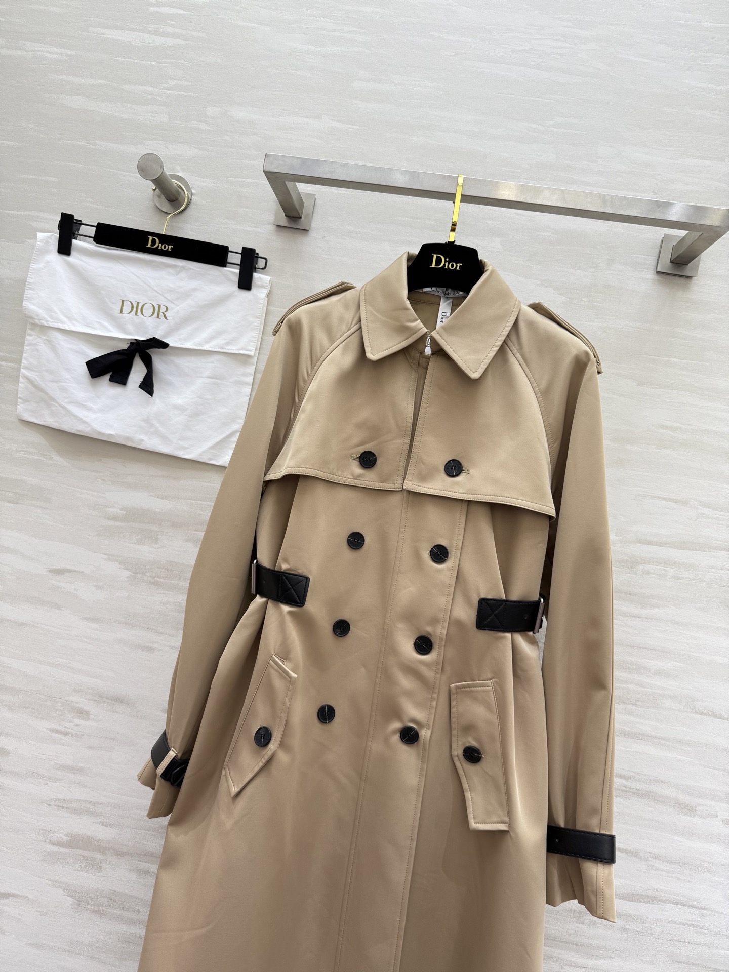 #DIO♡²⁵秋冬新款 长款翻领风衣外套 腰部皮扣收腰显瘦 立体剪裁版型 现货来size：S/M/L（M