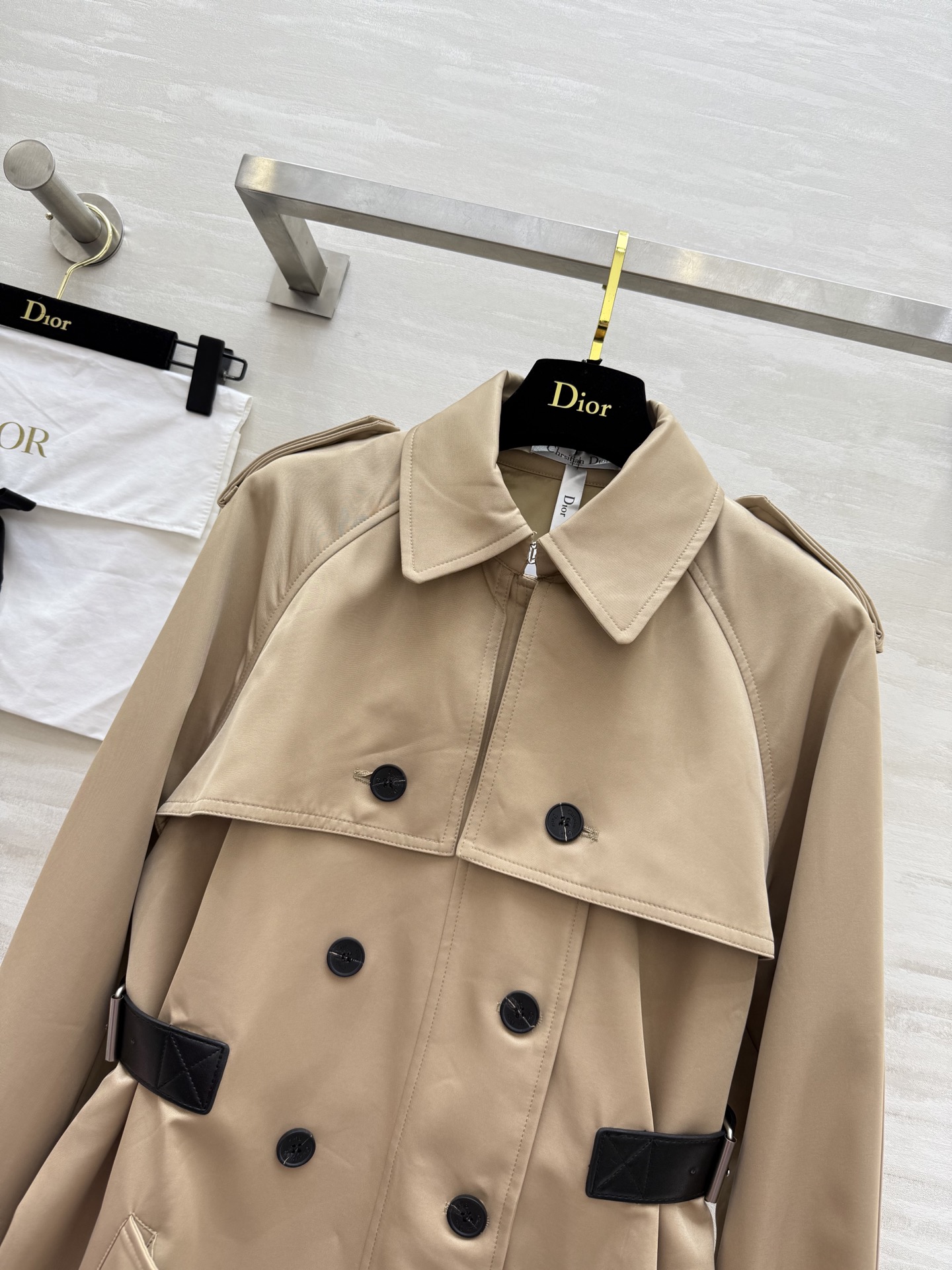 #DIO♡²⁵秋冬新款 长款翻领风衣外套 腰部皮扣收腰显瘦 立体剪裁版型 现货来size：S/M/L（M