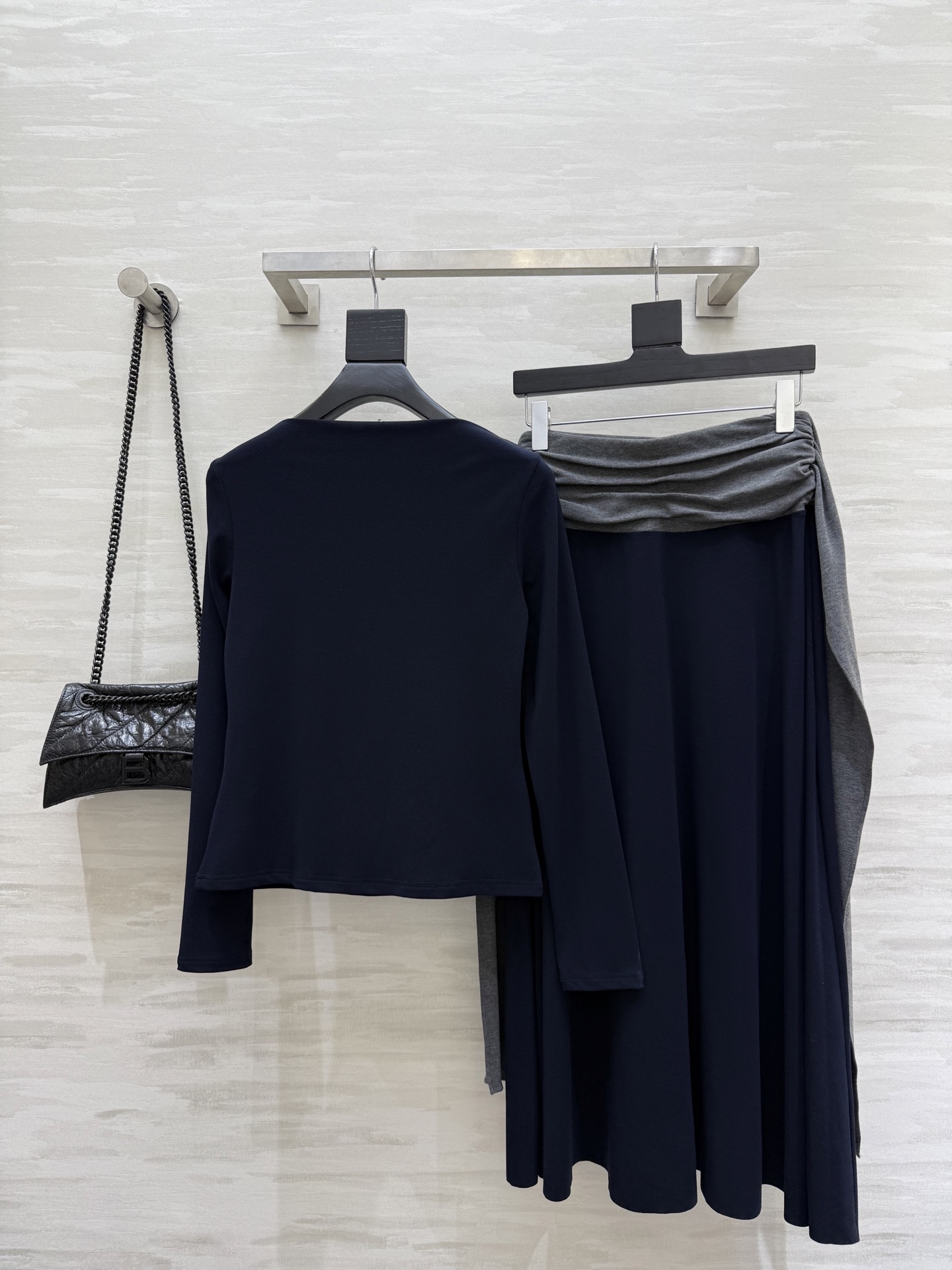 #Loew♡²⁵秋冬新款 设计感套装 时髦精必入 高品质 现货首发size：S/M/L/XL（M码肩宽：