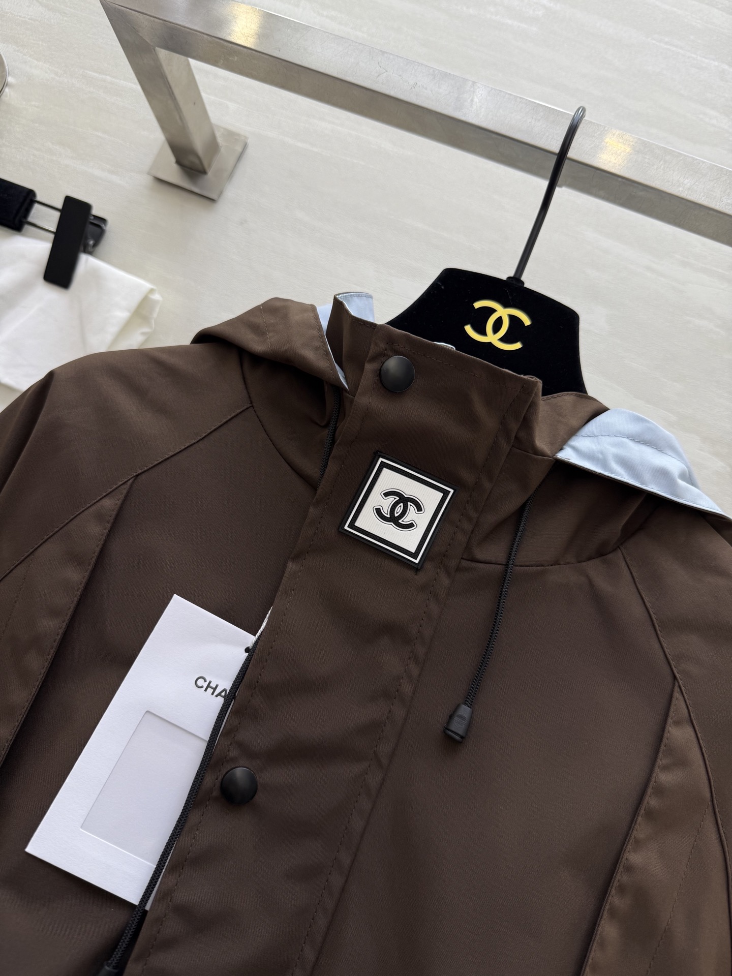 #Chane♡²⁵秋冬新款 中古系列 撞色连帽短款外套 高品质定制 现货首发size：36/38/40（