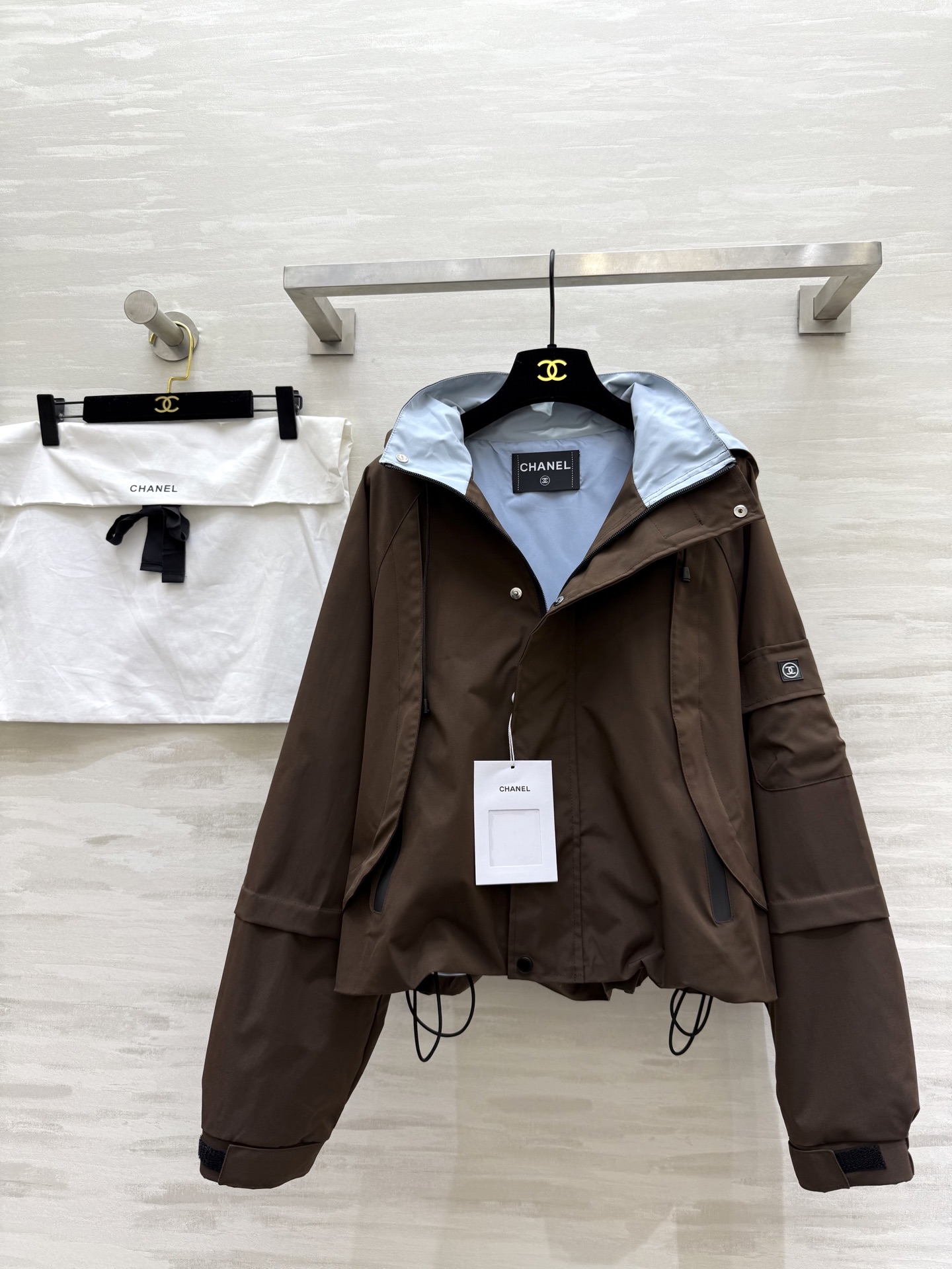 #Chane♡²⁵秋冬新款 中古系列 撞色连帽短款外套 高品质定制 现货首发size：36/38/40（