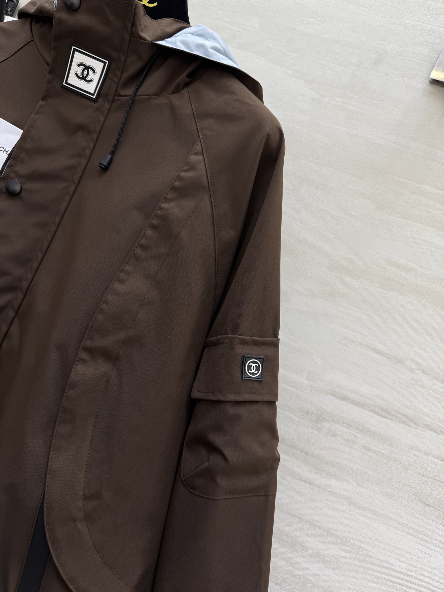 #Chane♡²⁵秋冬新款 中古系列 撞色连帽短款外套 高品质定制 现货首发size：36/38/40（