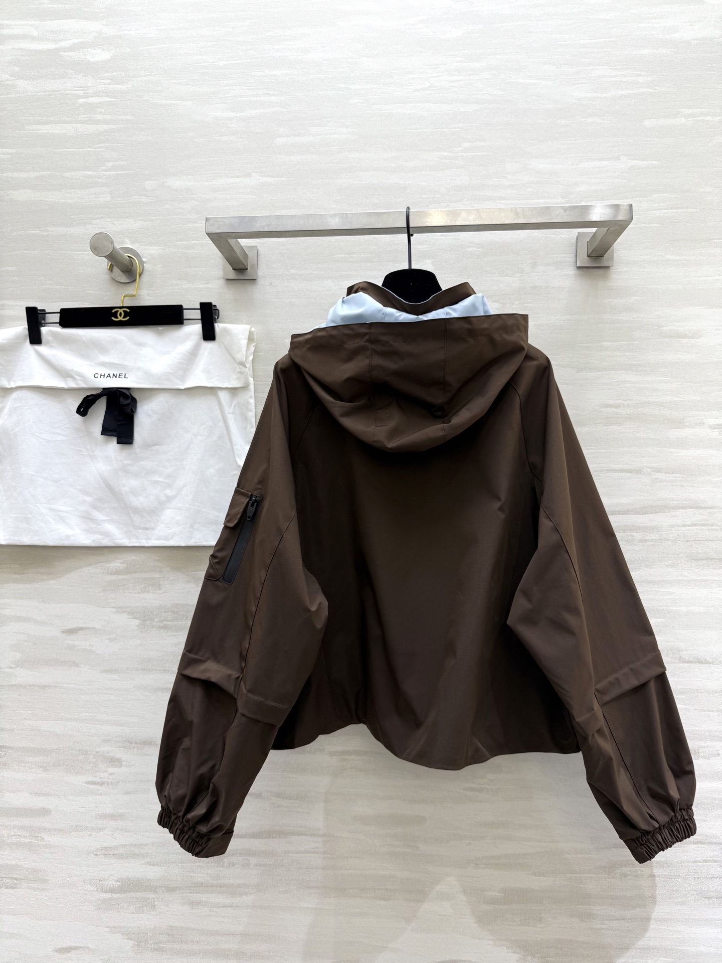 #Chane♡²⁵秋冬新款 中古系列 撞色连帽短款外套 高品质定制 现货首发size：36/38/40（