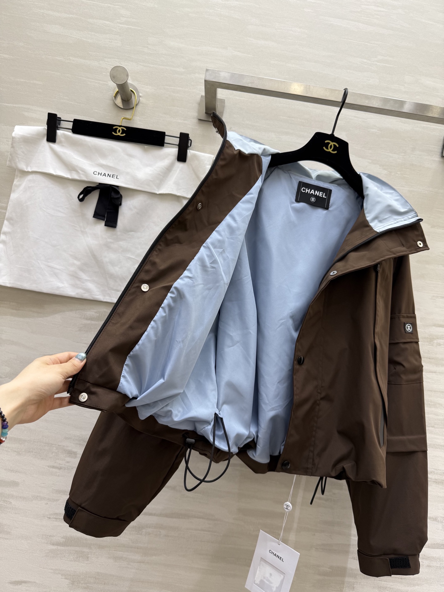 #Chane♡²⁵秋冬新款 中古系列 撞色连帽短款外套 高品质定制 现货首发size：36/38/40（