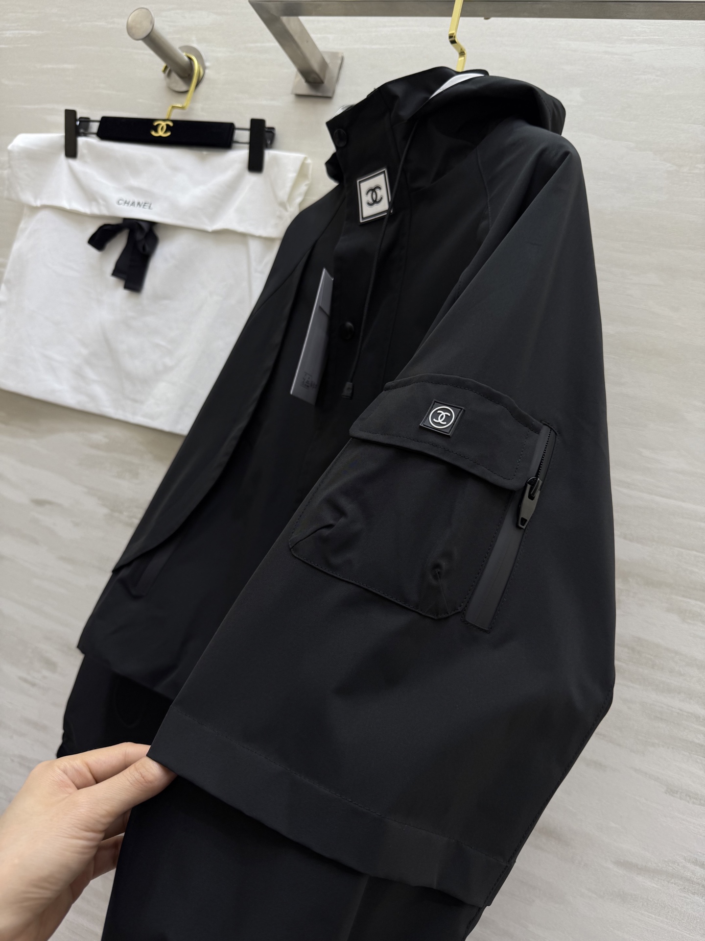 #Chane♡²⁵秋冬新款 中古系列 撞色连帽短款外套 高品质定制 现货首发size：36/38/40（