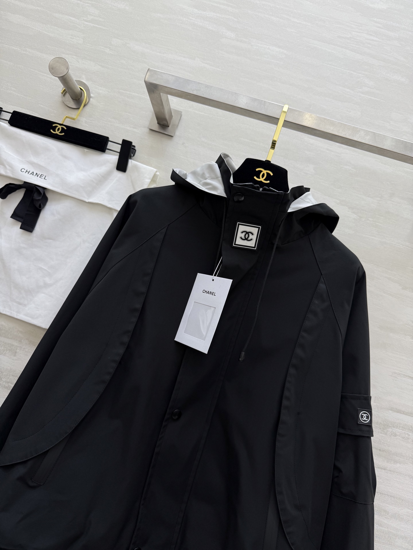 #Chane♡²⁵秋冬新款 中古系列 撞色连帽短款外套 高品质定制 现货首发size：36/38/40（