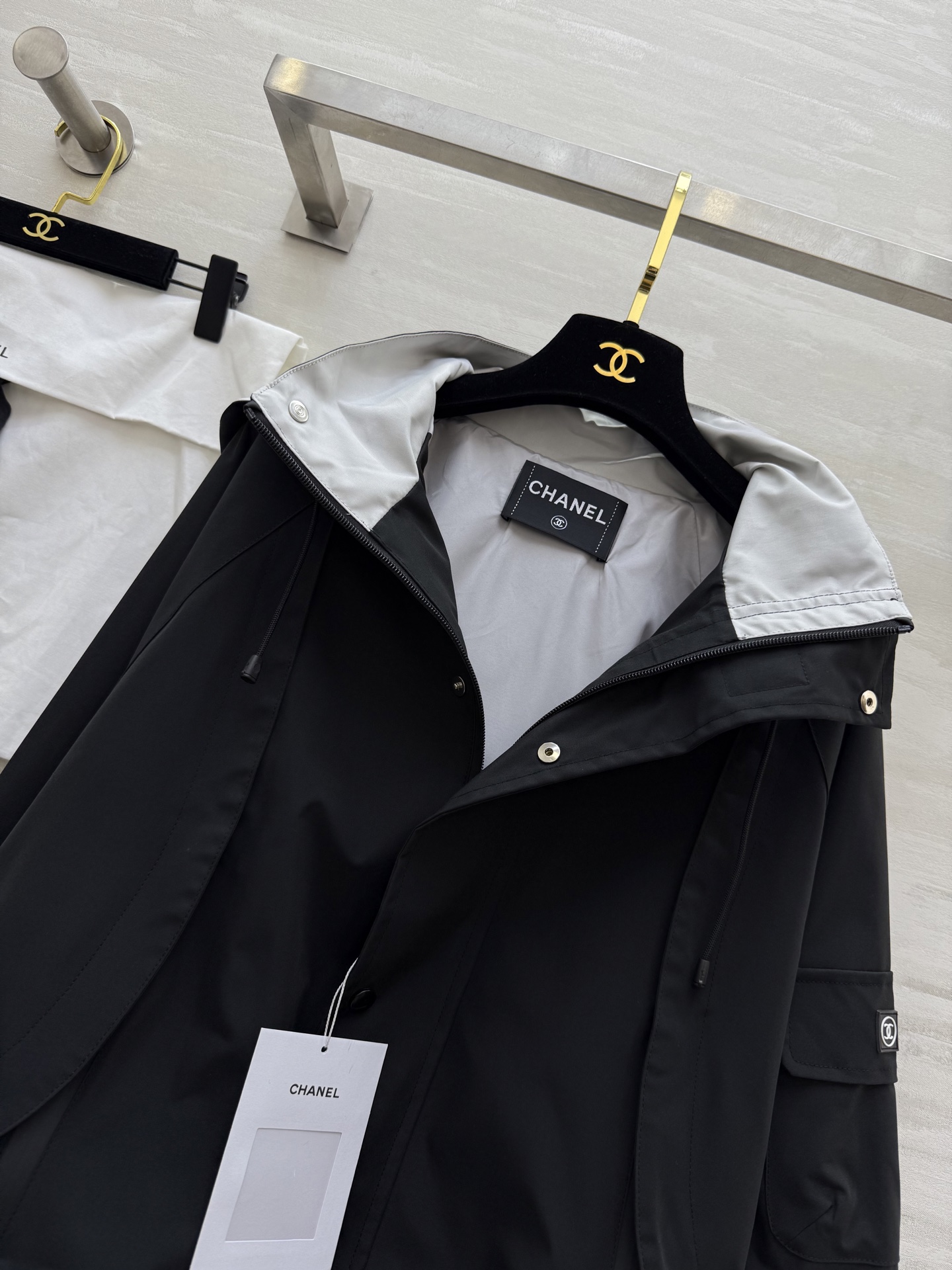 #Chane♡²⁵秋冬新款 中古系列 撞色连帽短款外套 高品质定制 现货首发size：36/38/40（