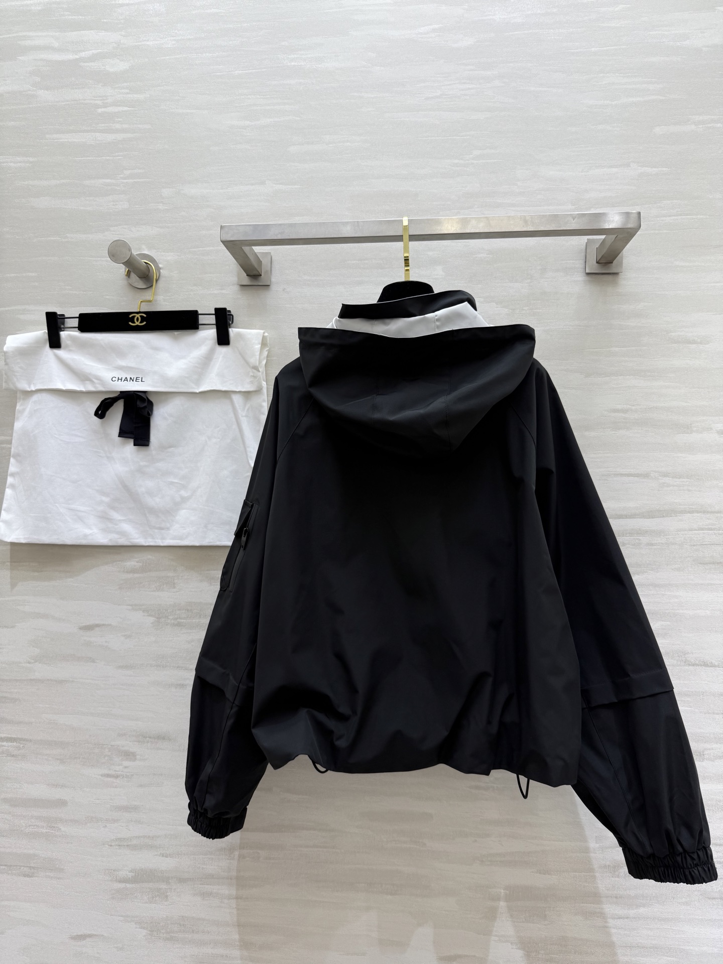 #Chane♡²⁵秋冬新款 中古系列 撞色连帽短款外套 高品质定制 现货首发size：36/38/40（