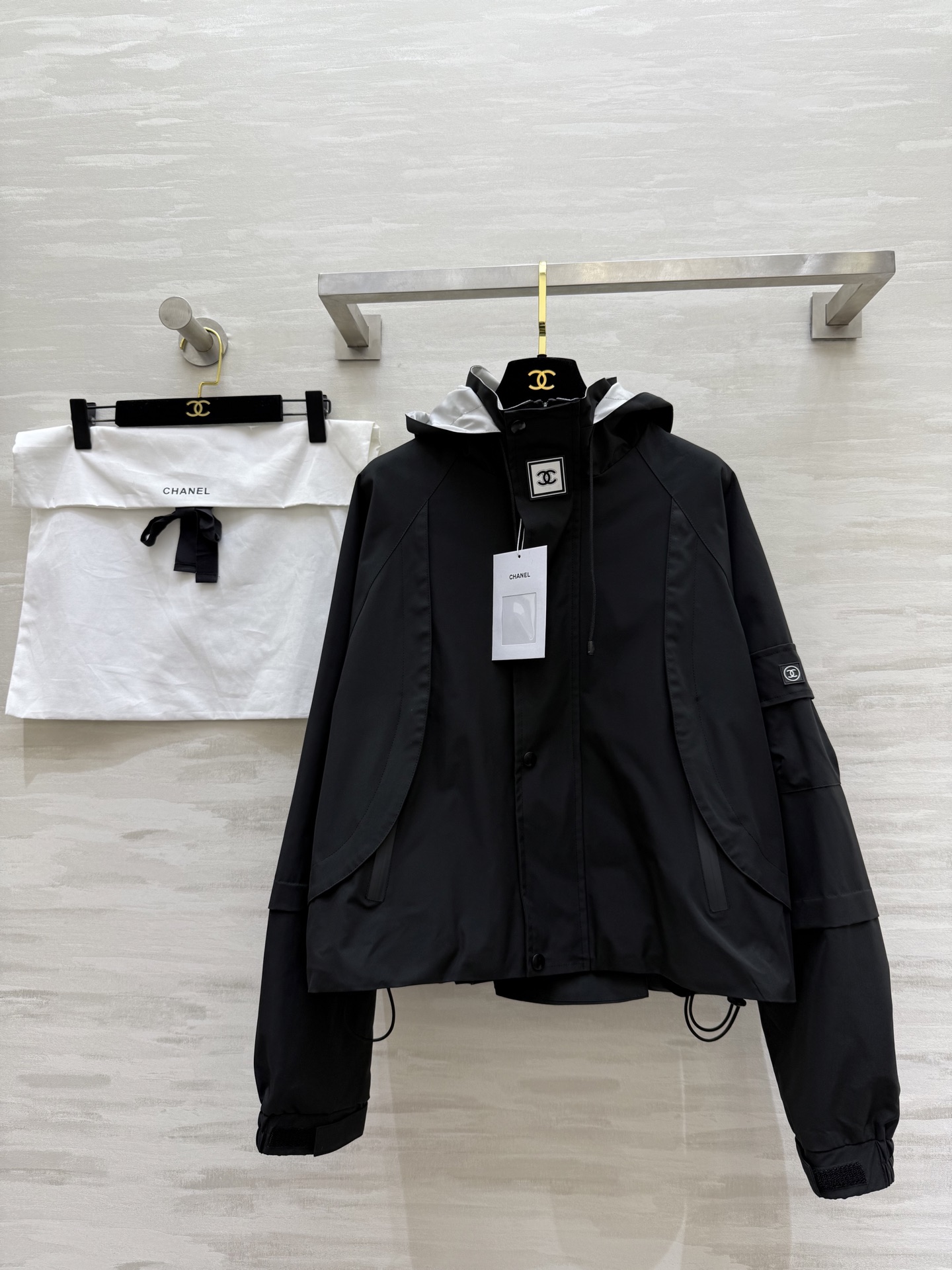 #Chane♡²⁵秋冬新款 中古系列 撞色连帽短款外套 高品质定制 现货首发size：36/38/40（