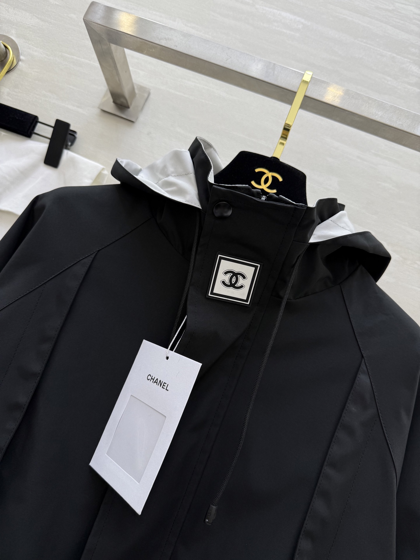 #Chane♡²⁵秋冬新款 中古系列 撞色连帽短款外套 高品质定制 现货首发size：36/38/40（