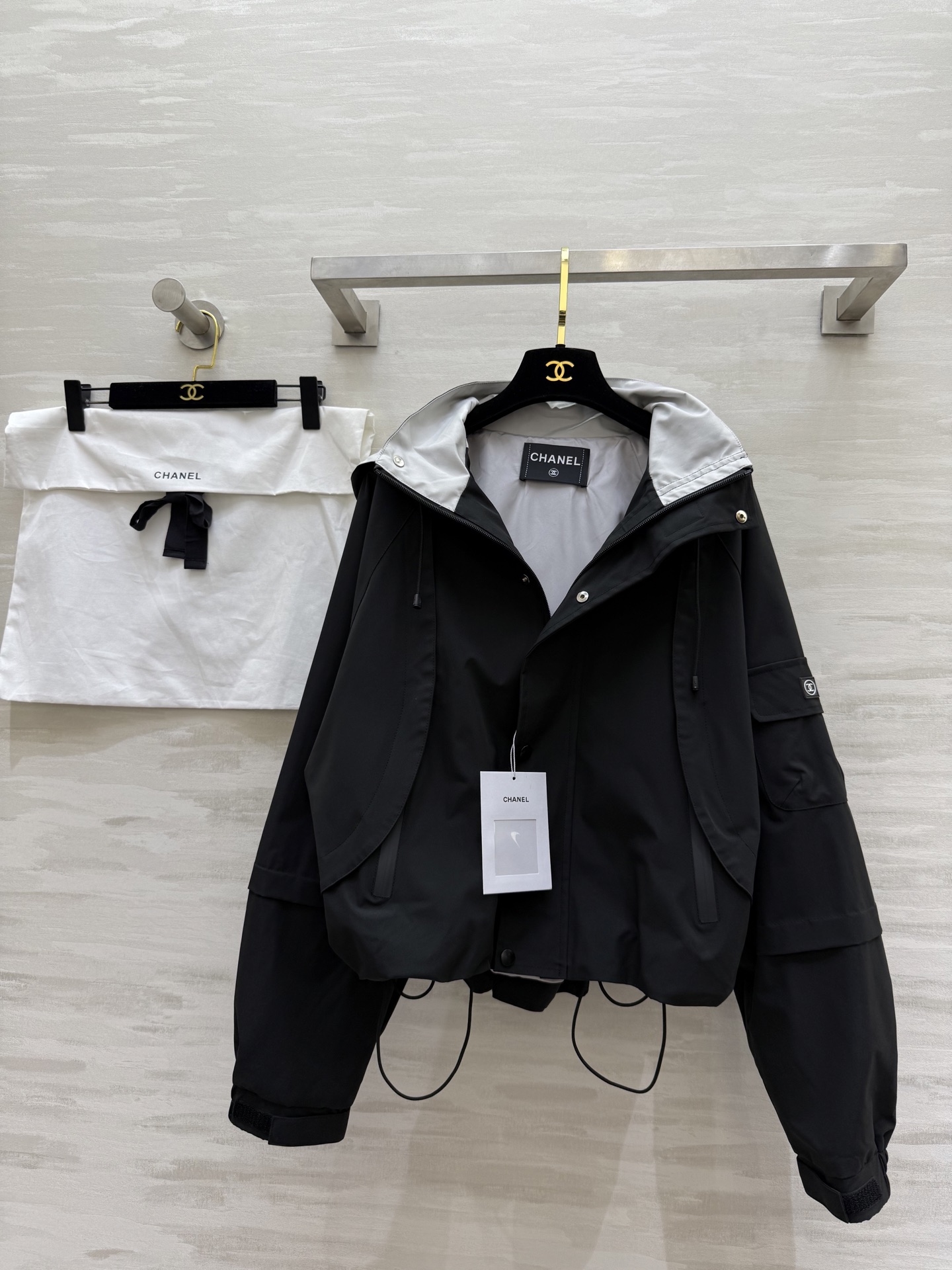 #Chane♡²⁵秋冬新款 中古系列 撞色连帽短款外套 高品质定制 现货首发size：36/38/40（