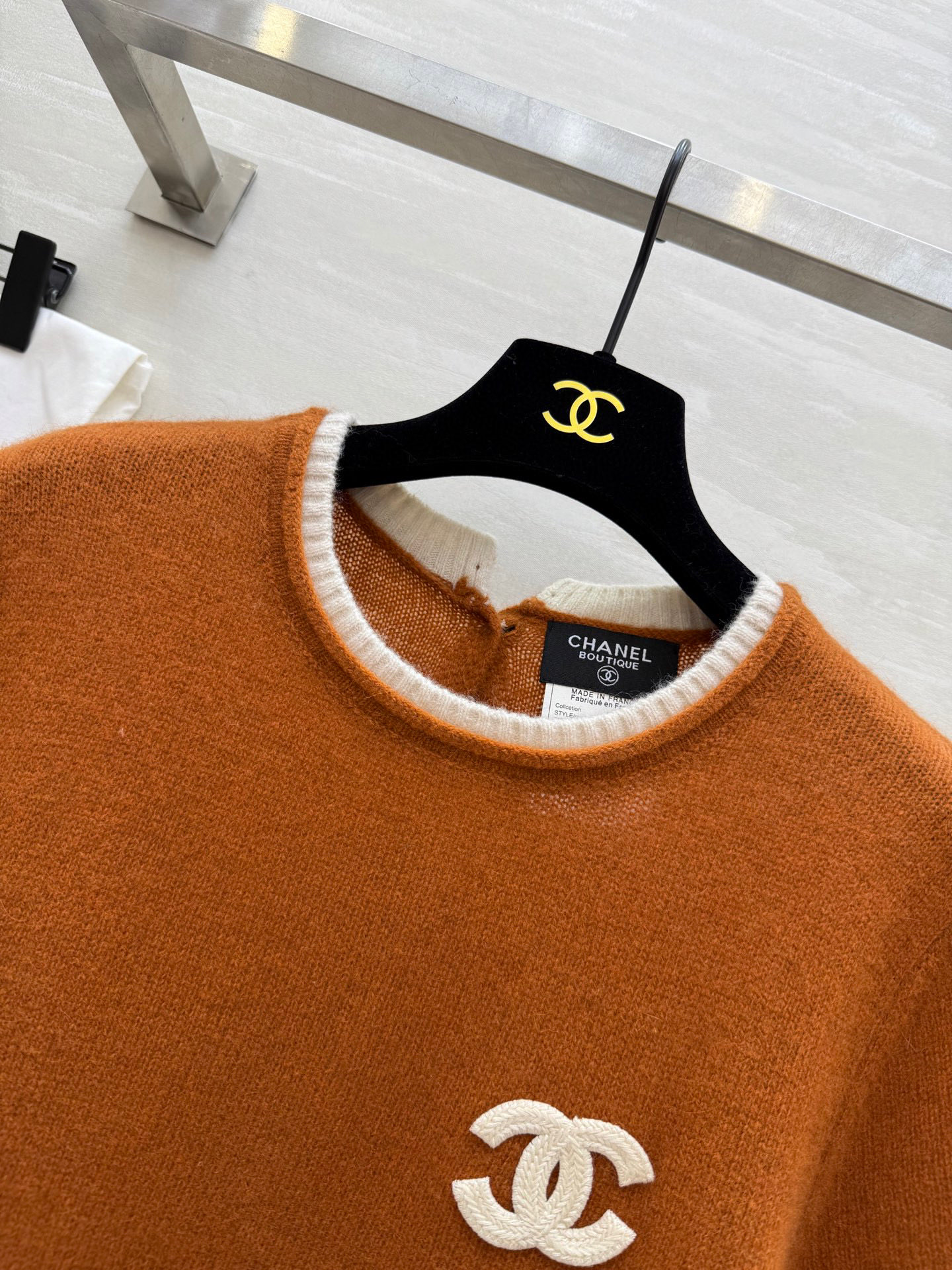 #Chane♡²⁵秋冬新款 浣熊毛绒短袖上衣 高品质 现货来 配送防尘 size：36/38/40（38