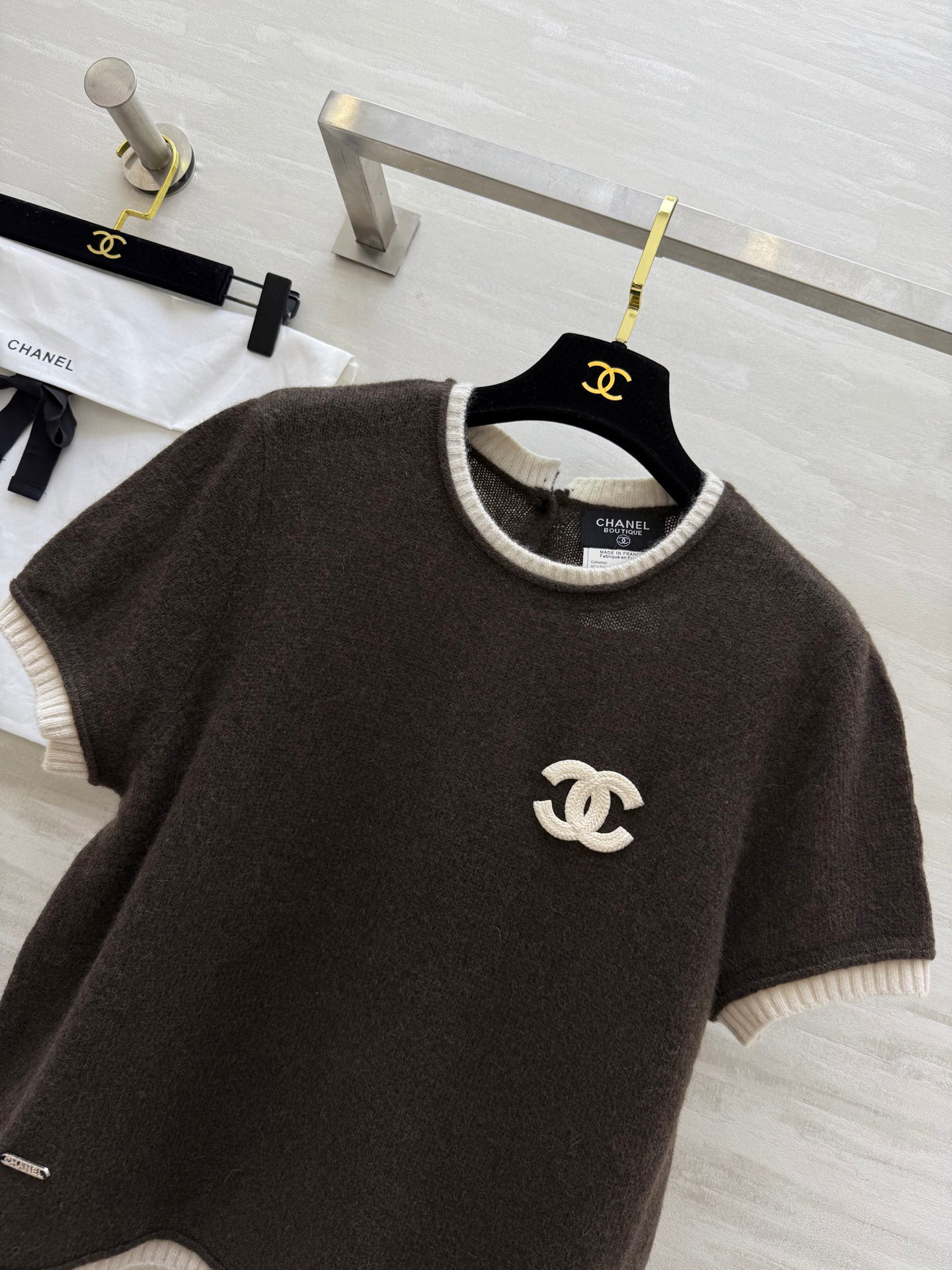 #Chane♡²⁵秋冬新款 浣熊毛绒短袖上衣 高品质 现货来 配送防尘 size：36/38/40（38