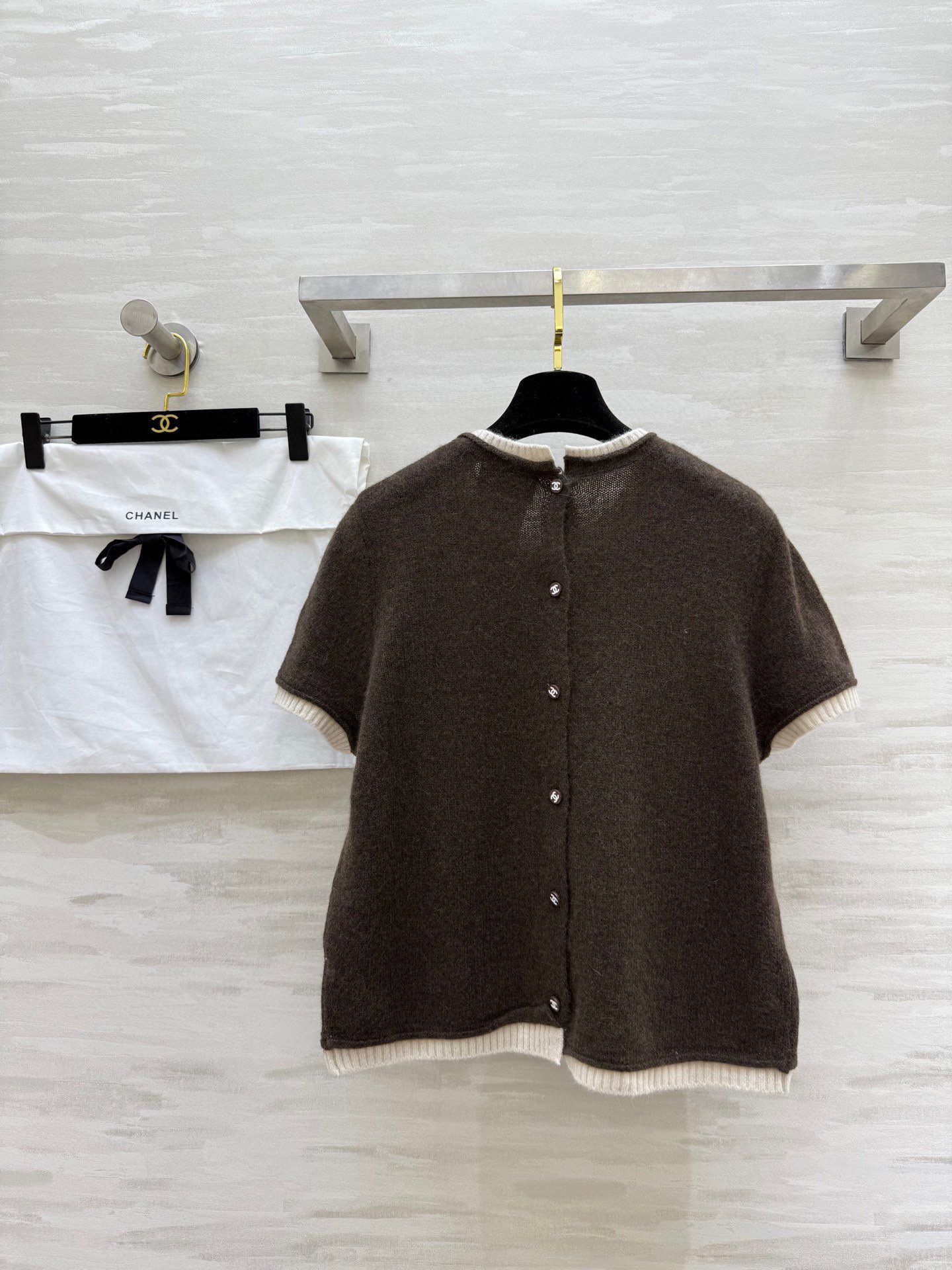 #Chane♡²⁵秋冬新款 浣熊毛绒短袖上衣 高品质 现货来 配送防尘 size：36/38/40（38