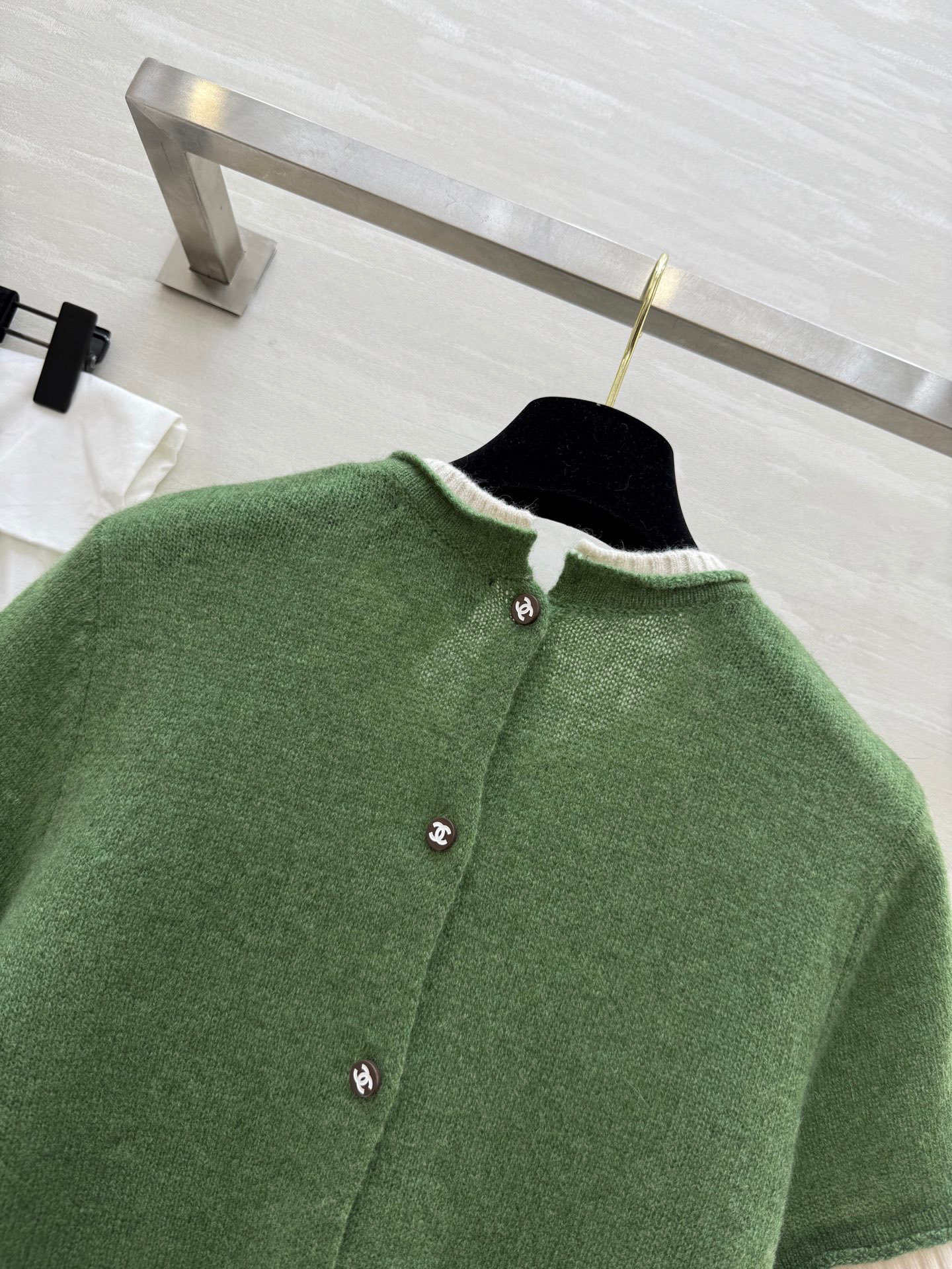 #Chane♡²⁵秋冬新款 浣熊毛绒短袖上衣 高品质 现货来 配送防尘 size：36/38/40（38