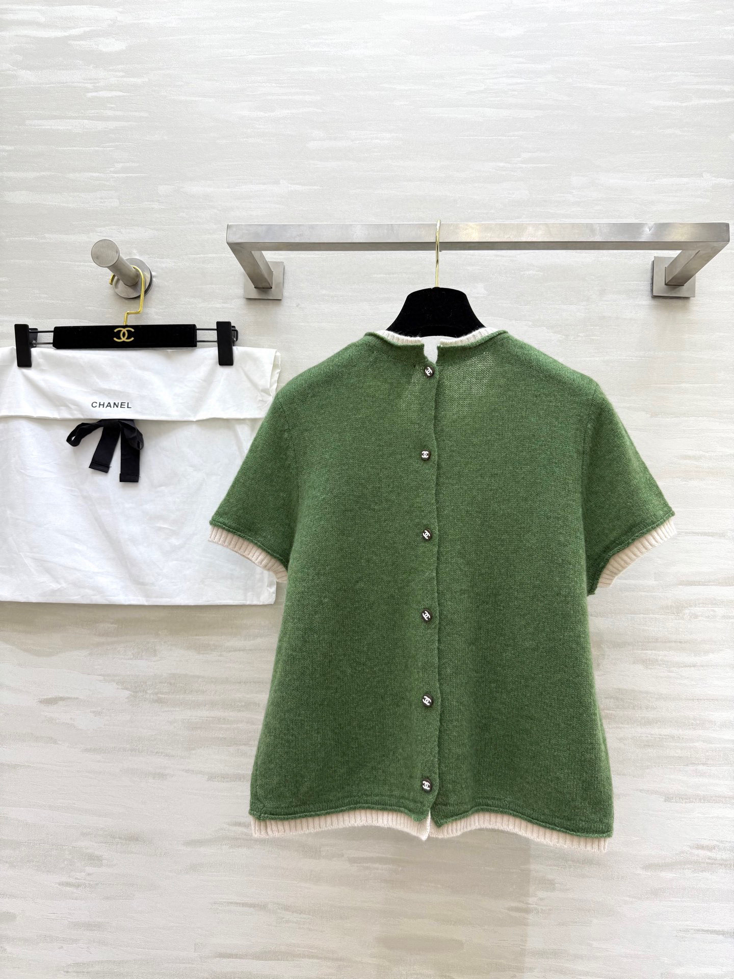 #Chane♡²⁵秋冬新款 浣熊毛绒短袖上衣 高品质 现货来 配送防尘 size：36/38/40（38