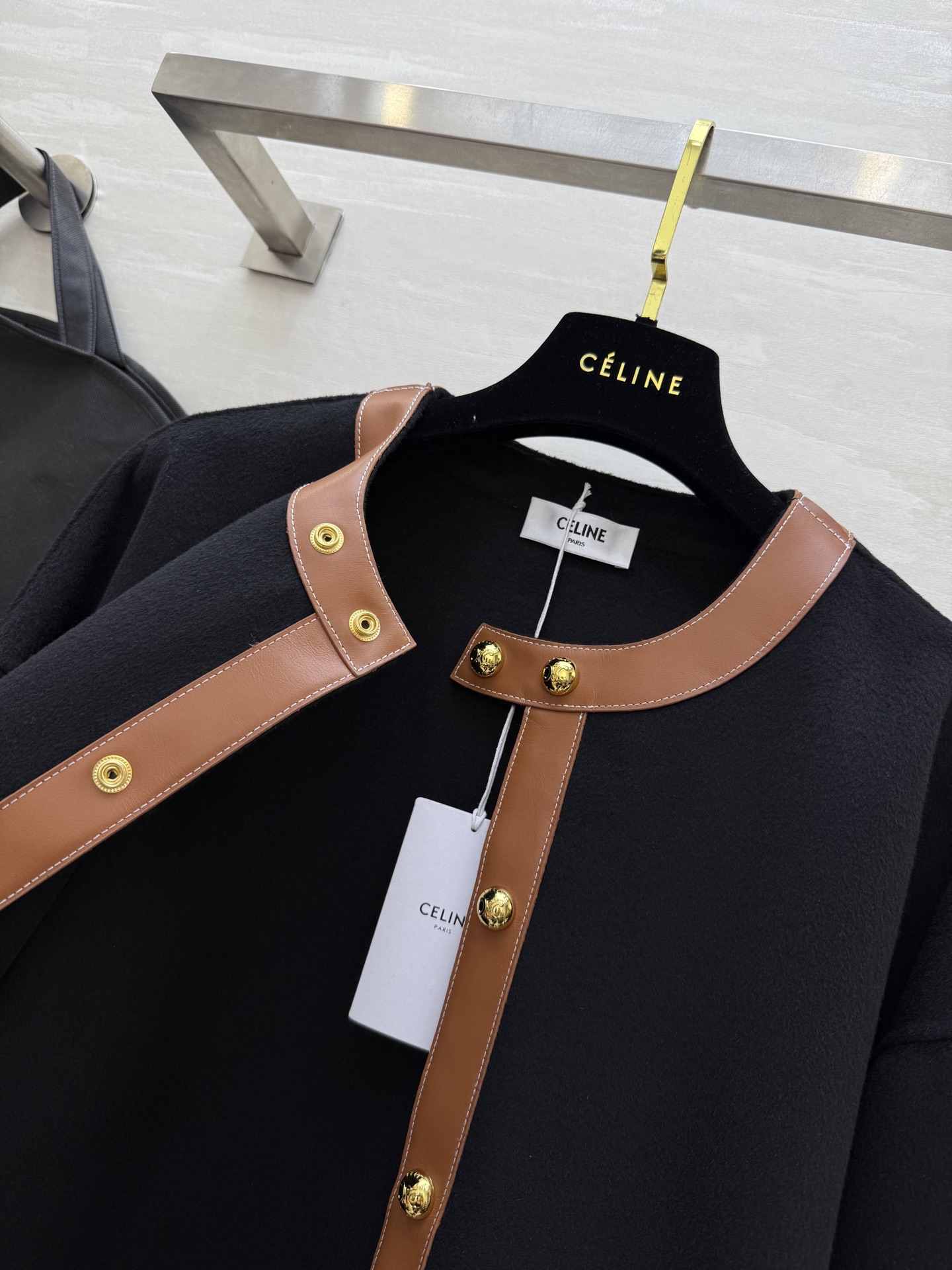 #Celin♡²⁵秋冬新款 金扣凯旋门羊毛外套 高品质定制 现货首发size：S/M/L（s码肩宽：55