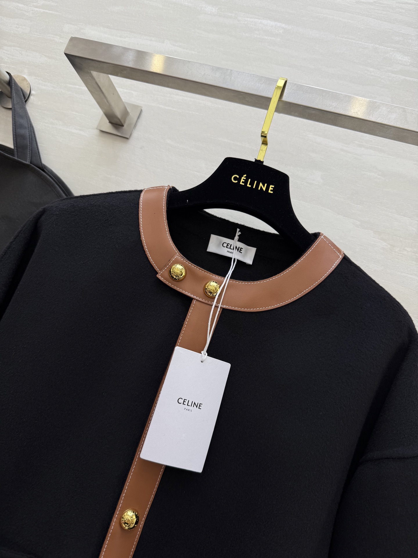 #Celin♡²⁵秋冬新款 金扣凯旋门羊毛外套 高品质定制 现货首发size：S/M/L（s码肩宽：55