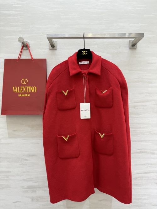 Valentino Wool Cape Coat - Luxurious and Stylish Fall/Winter Collection 1 Valentino Wool Cape Coat - Luxurious and Stylish Fall/Winter Collection