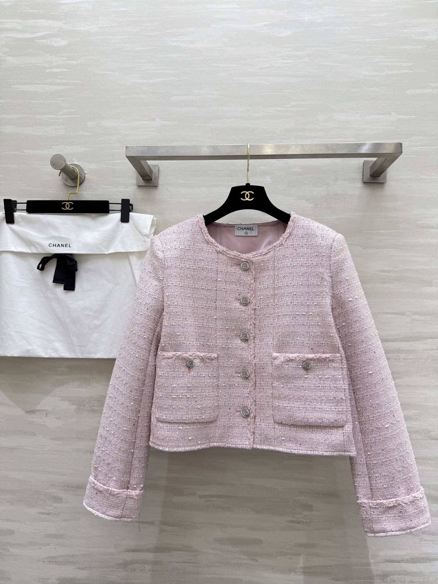 NO:569073,#Chane autumn and winter new style pink wool woven tweed jacket, high quality customization, ready for sale, sizeS/M/L (S size shoulder width 36, bust 94, length 59),,chanel,jackets & coats,alexander wang19860909#Chane秋冬新款 粉色羊毛编织花呢外套 高品质定制 现货首发sizeS/M/L（s码肩宽36,胸围94,衣长59）,,chanel,jackets & coats,alexander wang,Women's clothing