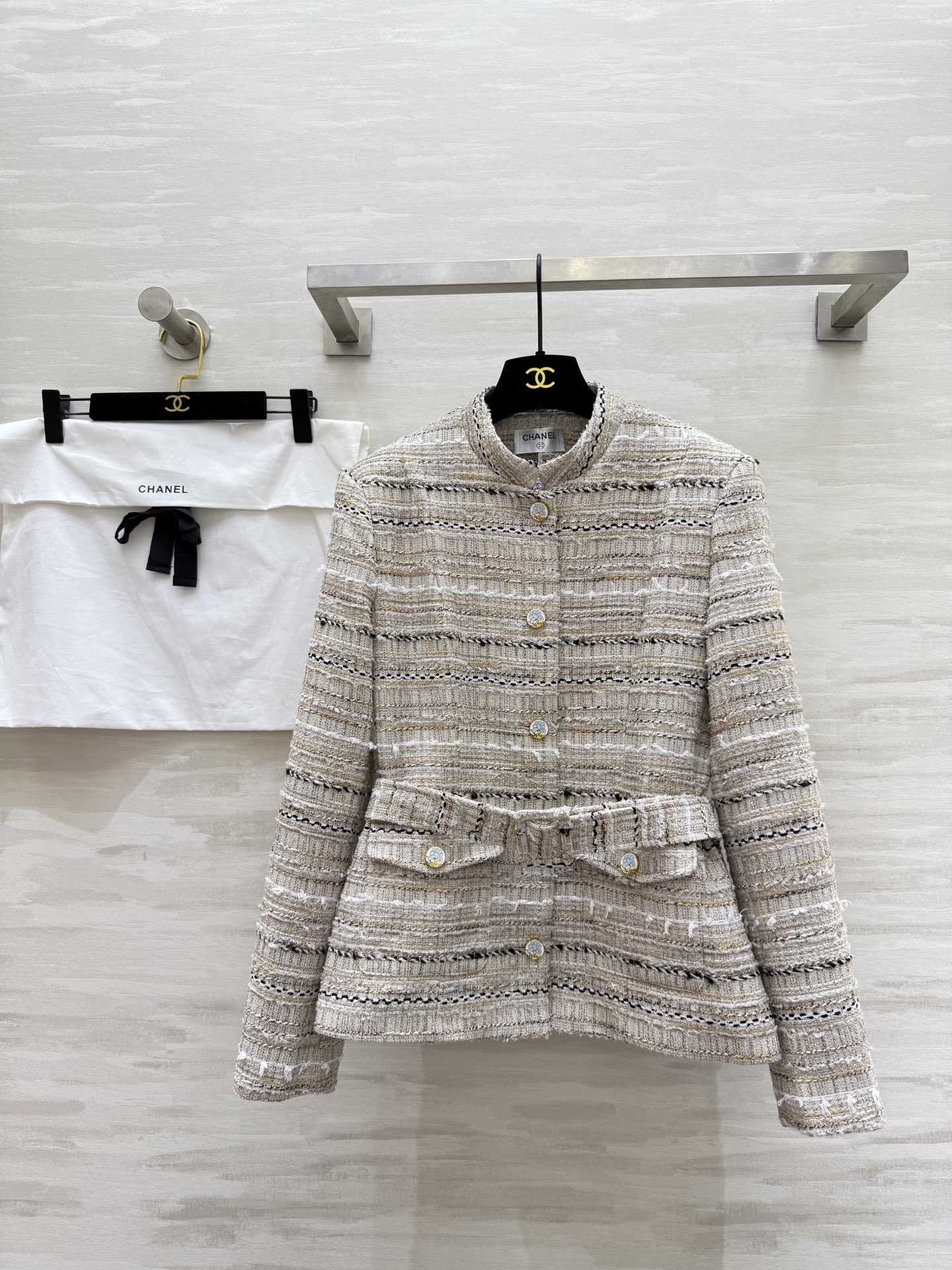 NO:569082,#Chane autumn and winter new model, ladylike temperament, tweed woven jacket, high quality customization, ready for sale, sizeS/M/L (S size shoulder width 40, bust 94, length 59),,chanel,jackets & coats,alexander wang19860909#Chane秋冬新款 名媛气质 花呢编织外套 高品质定制 现货首发sizeS/M/L（s码肩宽40,胸围94,衣长59）,,chanel,jackets & coats,alexander wang,Women's clothing