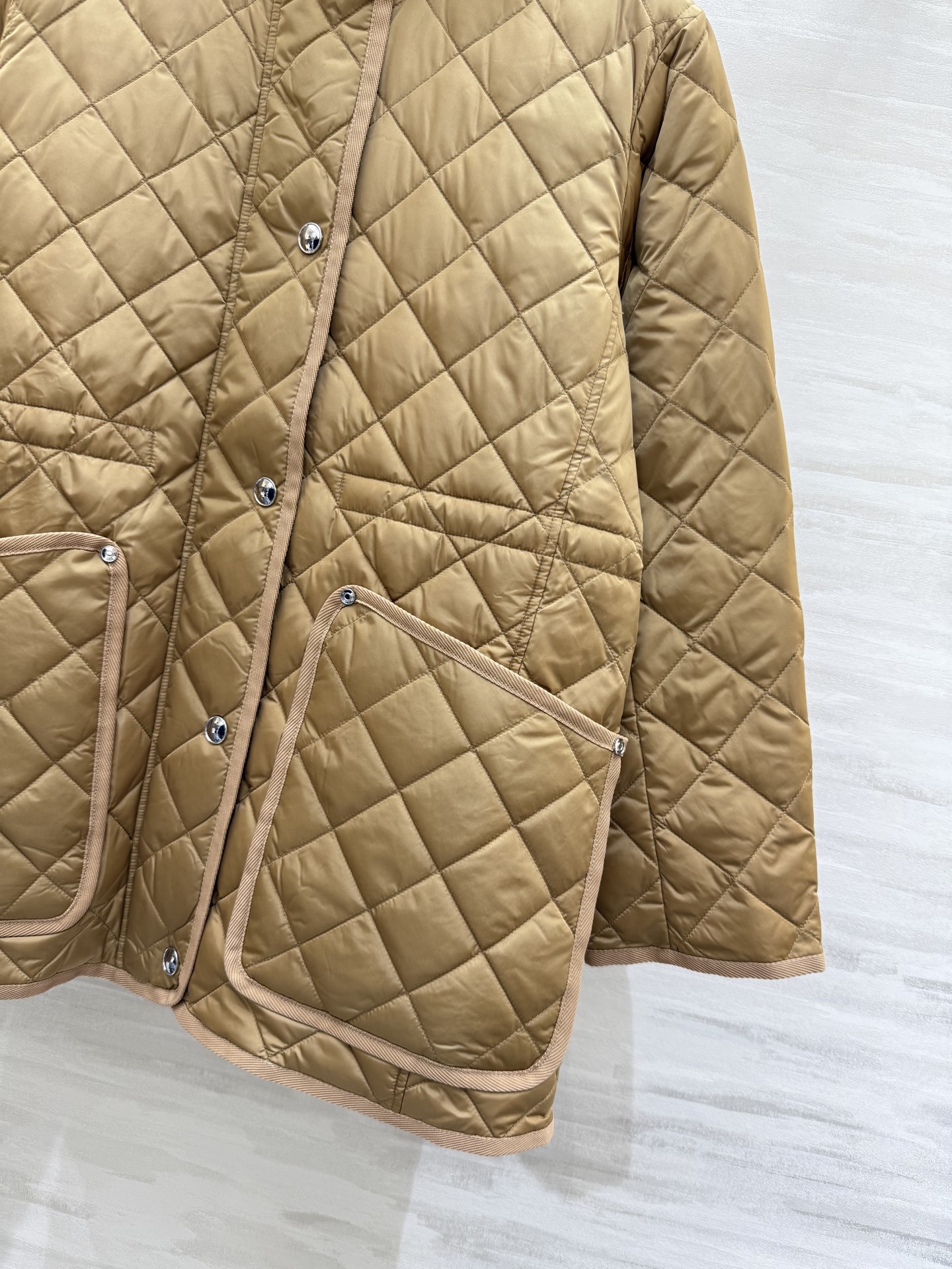 #Burberr♡²⁵秋冬新款 连帽内收腰羽绒外套 90白鸭绒填充 高品质定制 现货首发size：S/M