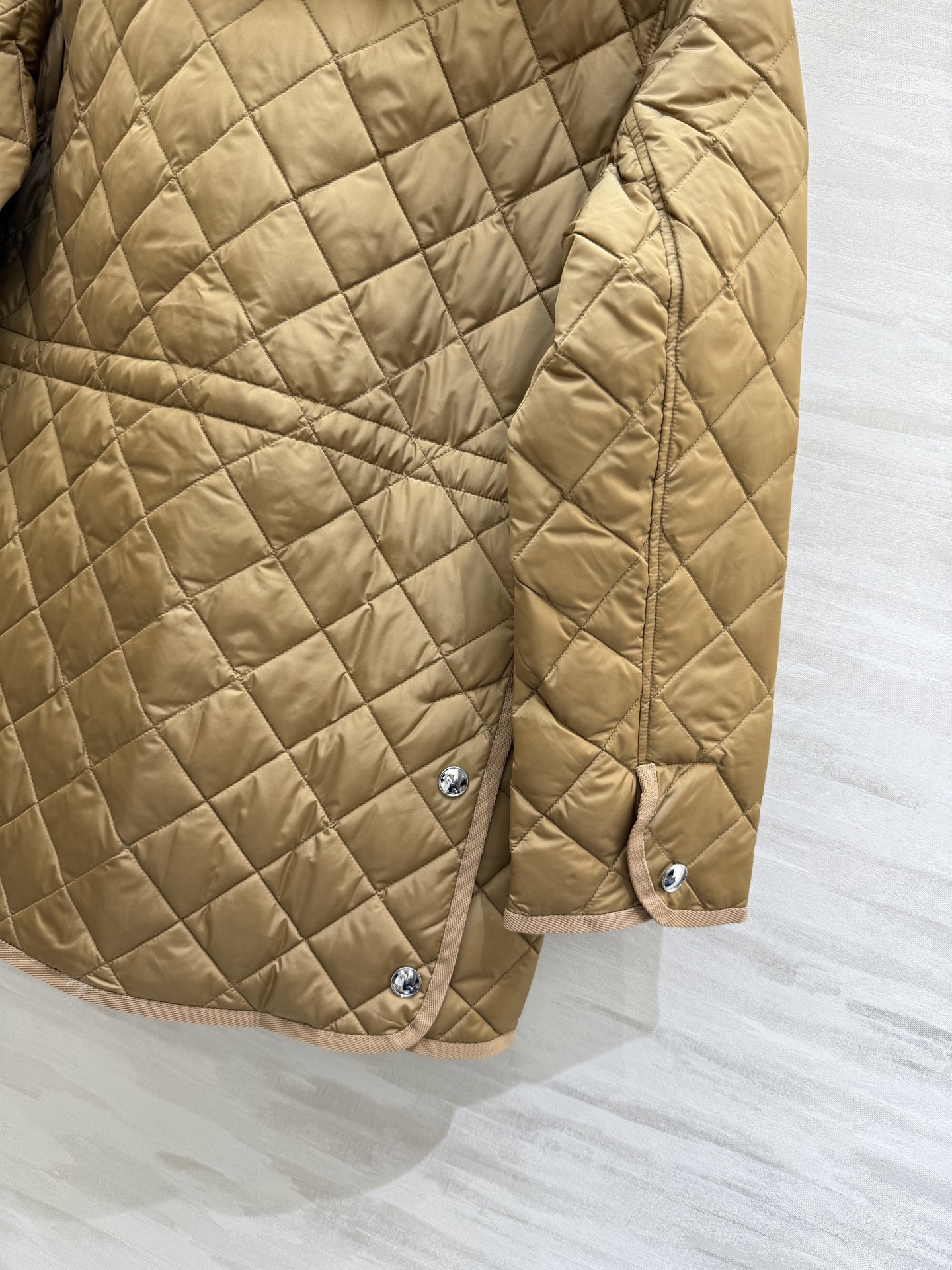 #Burberr♡²⁵秋冬新款 连帽内收腰羽绒外套 90白鸭绒填充 高品质定制 现货首发size：S/M