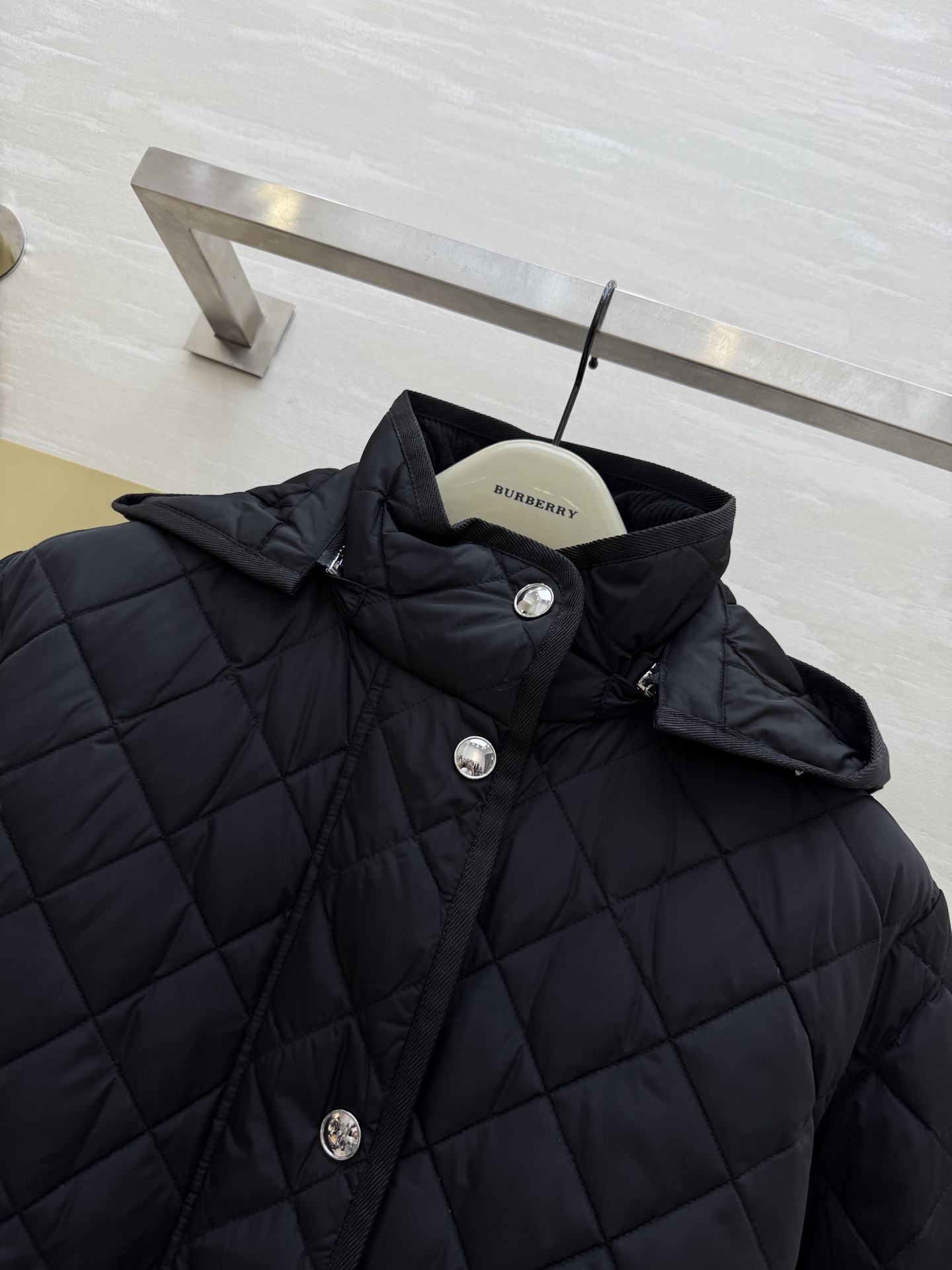 #Burberr♡²⁵秋冬新款 连帽内收腰羽绒外套 内里90白鸭绒填充 高品质定制 现货首发size：S