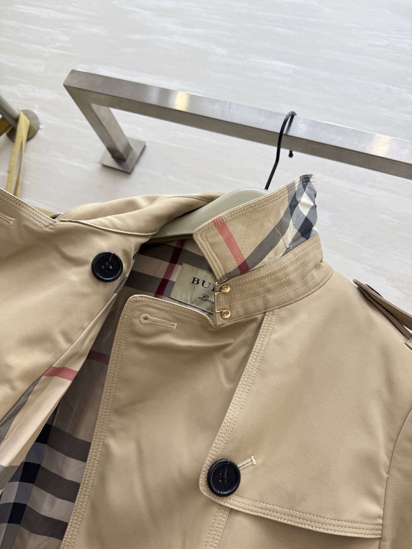 #BURBERR♡²⁵秋冬新款 桑德林风衣短款风衣外套 高品质定制 现货首发size：4/6/8/10/