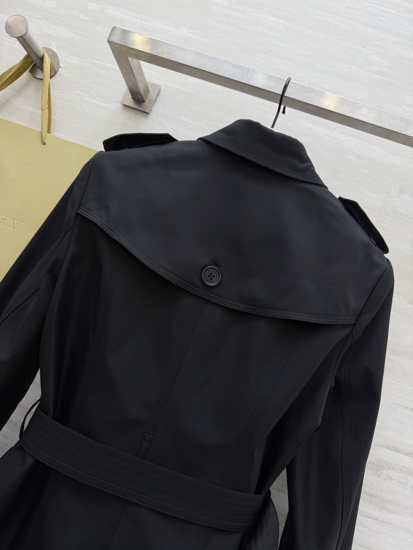 #BURBERR♡²⁵秋冬新款 桑德林风衣短款风衣外套 高品质定制 现货首发size：4/6/8/10/