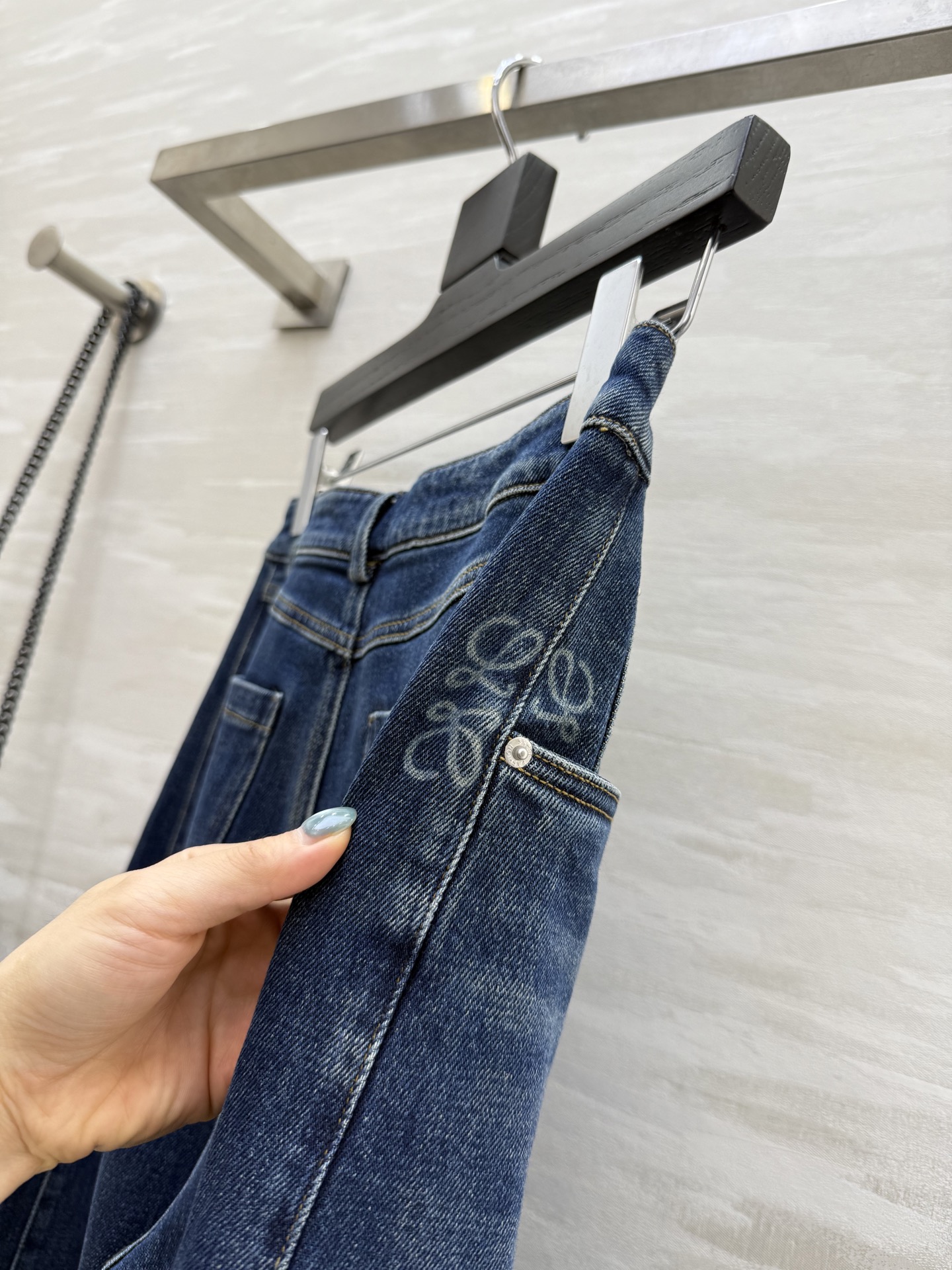 #Loew♡²⁵秋冬新款 杨幂同款 弯刀牛仔裤 超级无敌裤型 上身巨显瘦 高品质定制 现货首发size：