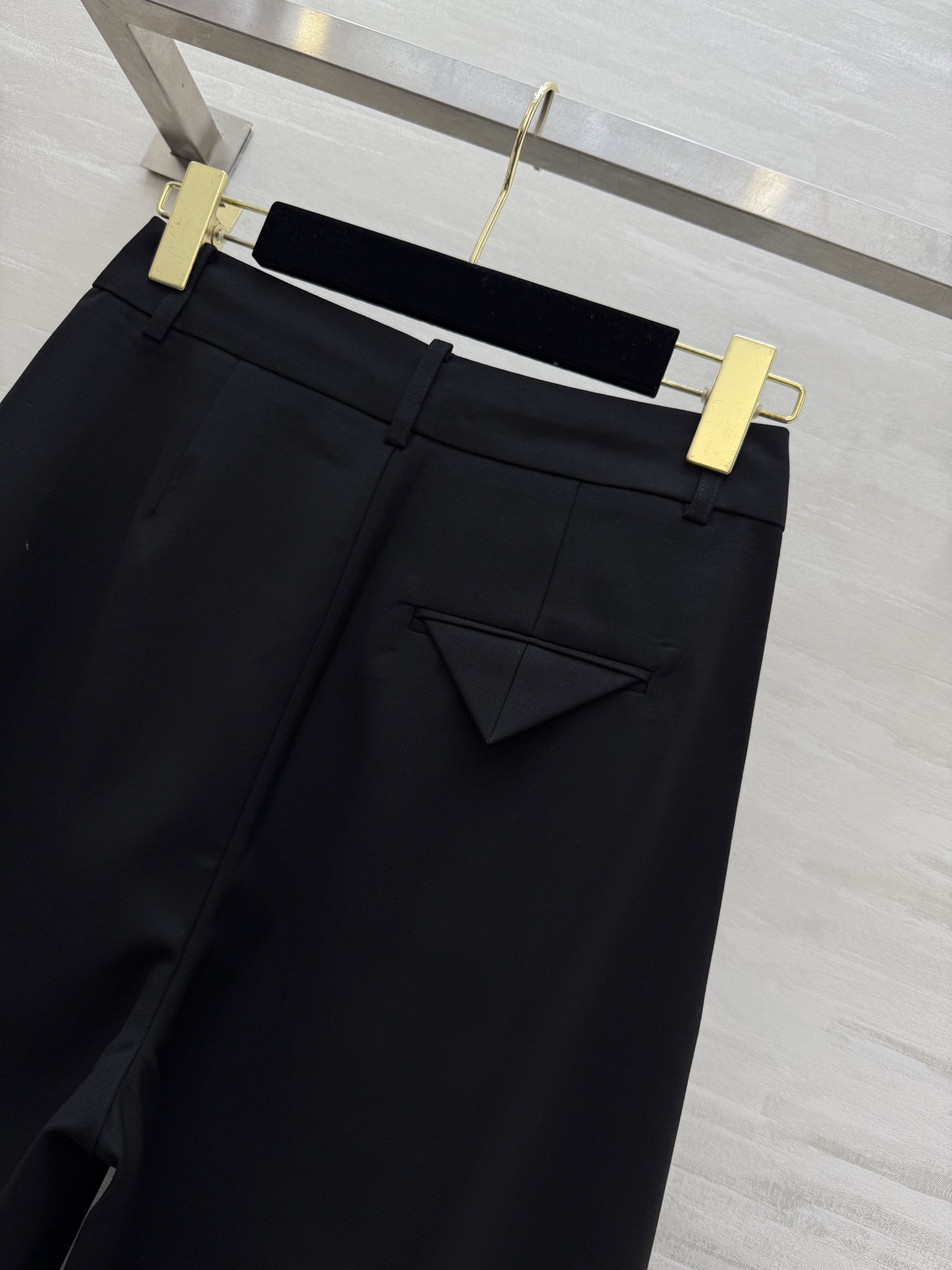 #Bv²⁵秋冬新款 弯刀廓形西裤 高品质 现货首发size：S/M/L/XL/XXL（M码腰围：70，裤