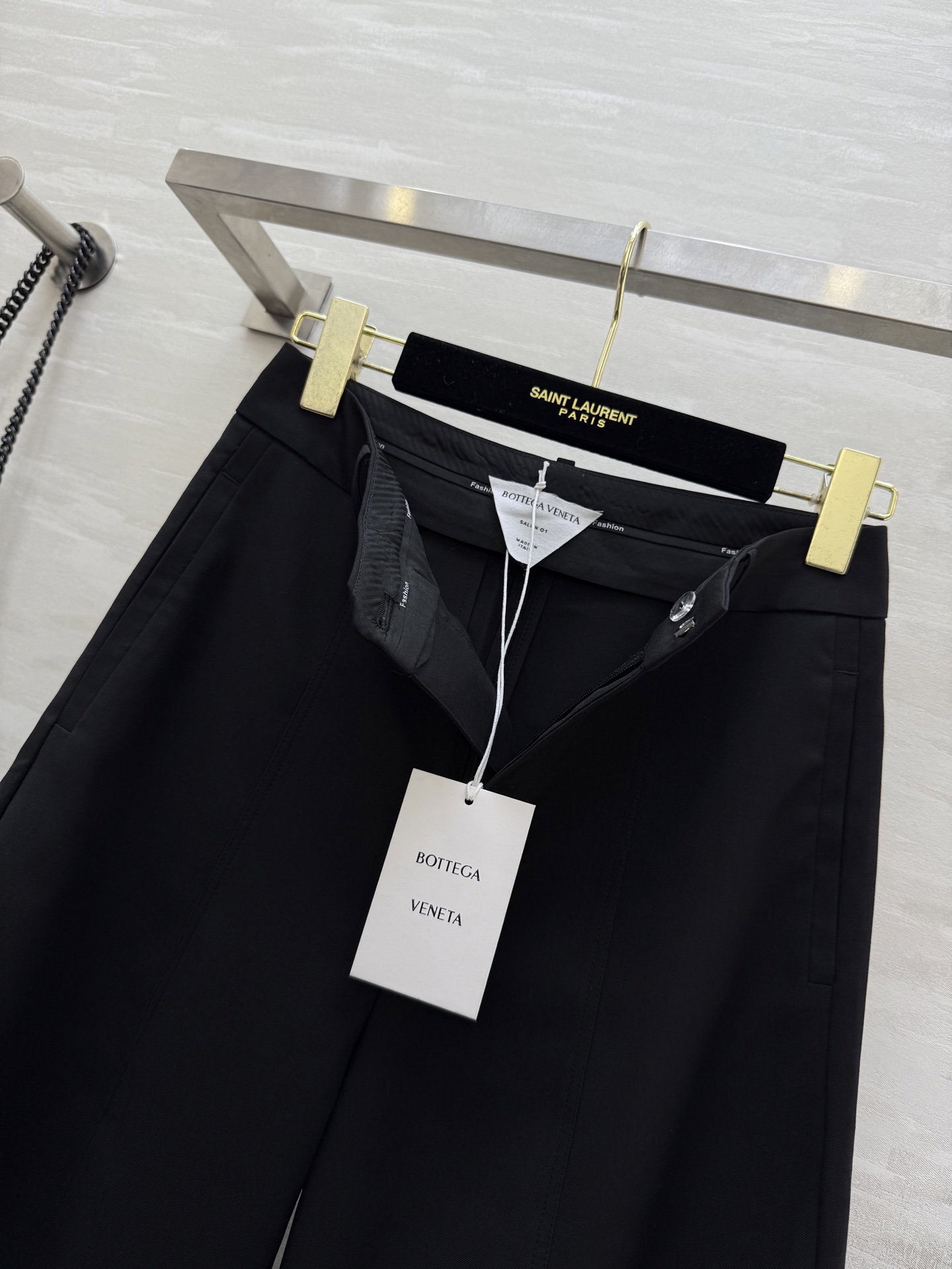 #Bv²⁵秋冬新款 弯刀廓形西裤 高品质 现货首发size：S/M/L/XL/XXL（M码腰围：70，裤