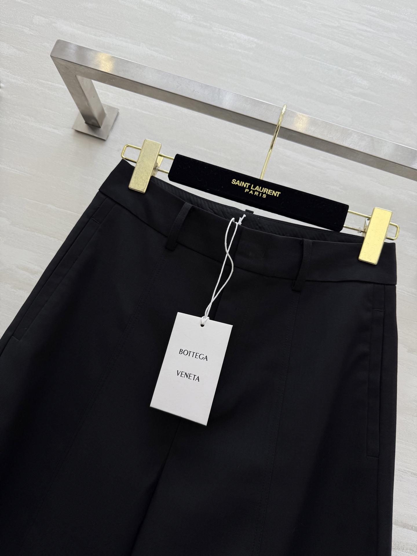 #Bv²⁵秋冬新款 弯刀廓形西裤 高品质 现货首发size：S/M/L/XL/XXL（M码腰围：70，裤