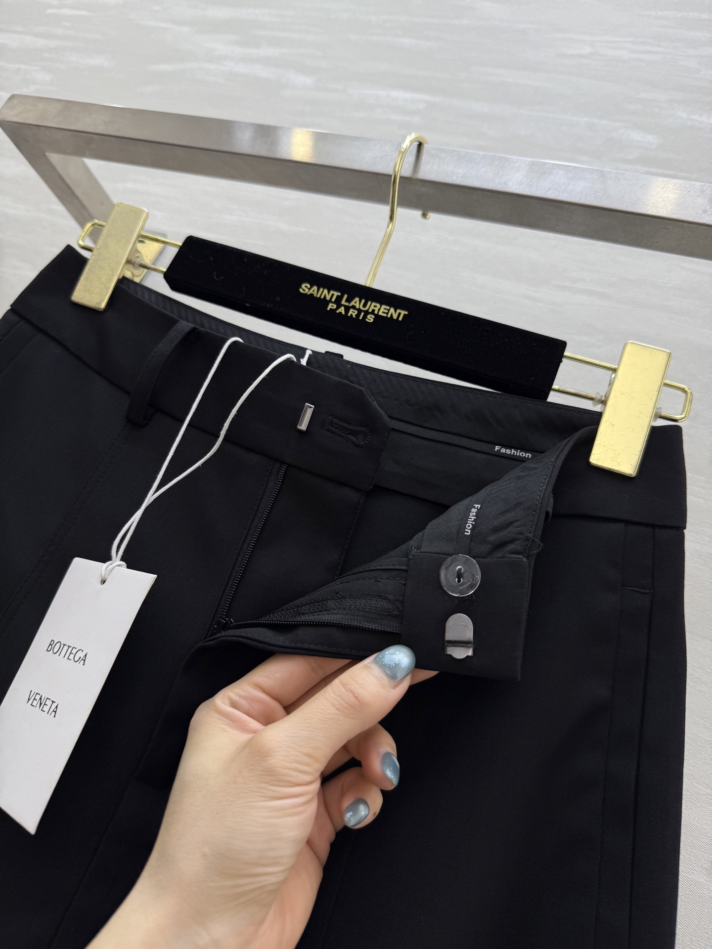 #Bv²⁵秋冬新款 弯刀廓形西裤 高品质 现货首发size：S/M/L/XL/XXL（M码腰围：70，裤