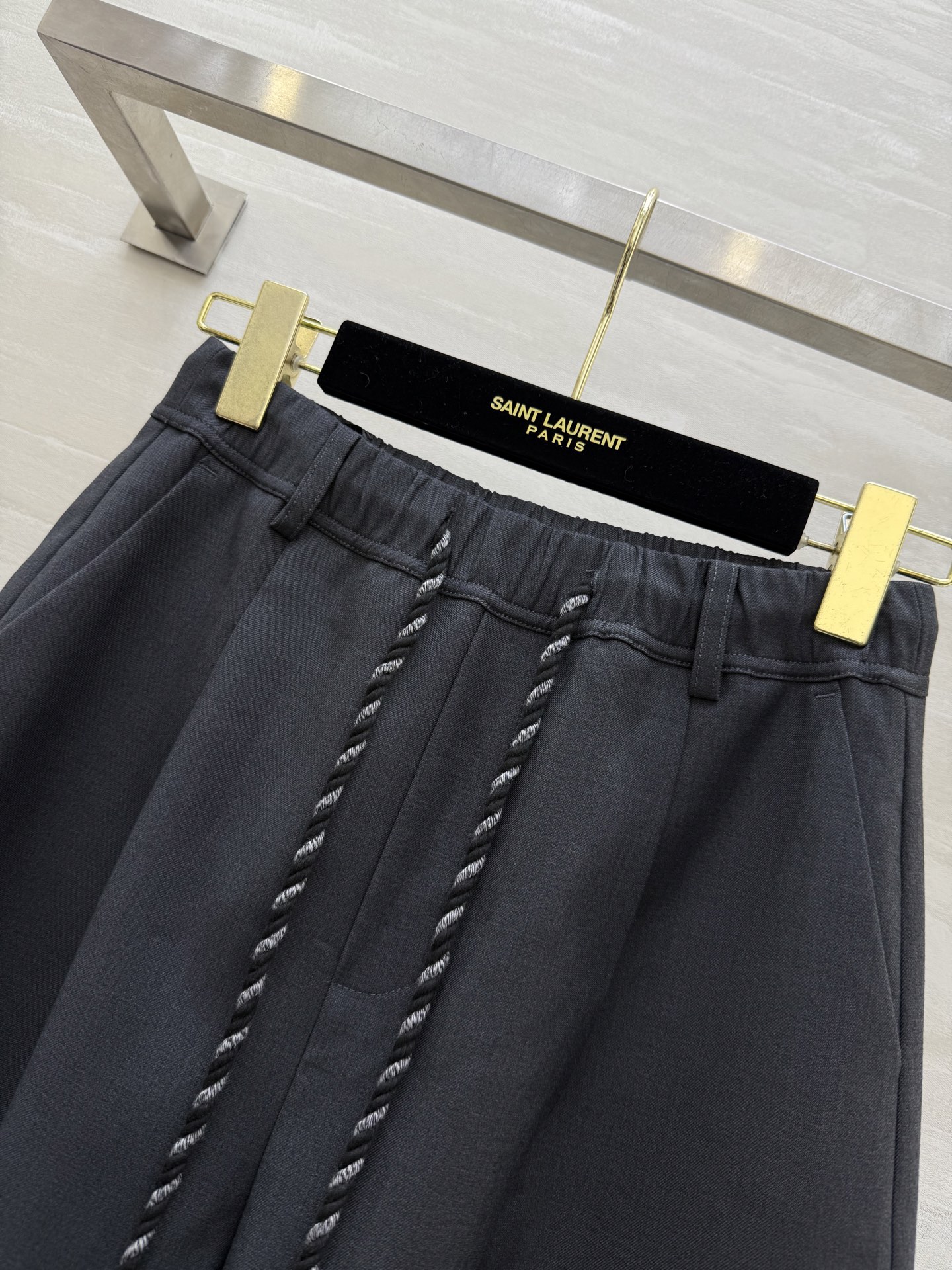 #Loew♡²⁵早秋新款 廓形中裤 高品质定制 现货首发size：26/27/28/29/30（27码腰