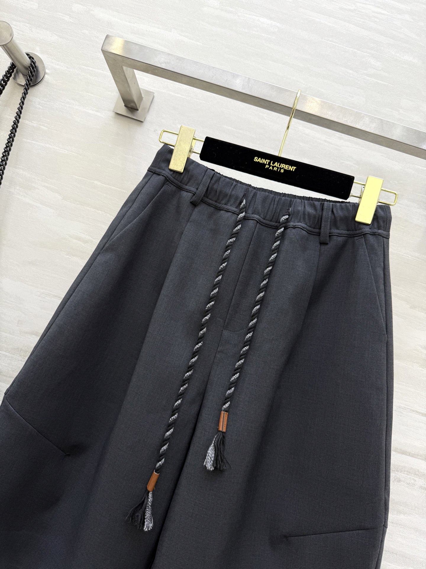 #Loew♡²⁵早秋新款 廓形中裤 高品质定制 现货首发size：26/27/28/29/30（27码腰