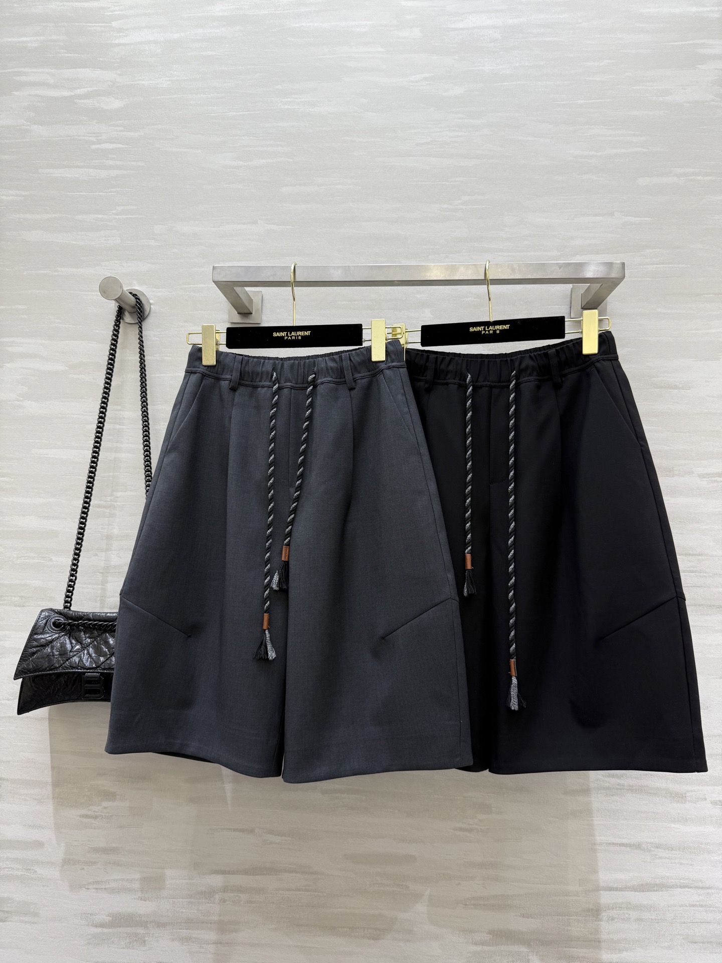 #Loew♡²⁵早秋新款 廓形中裤 高品质定制 现货首发size：26/27/28/29/30（27码腰