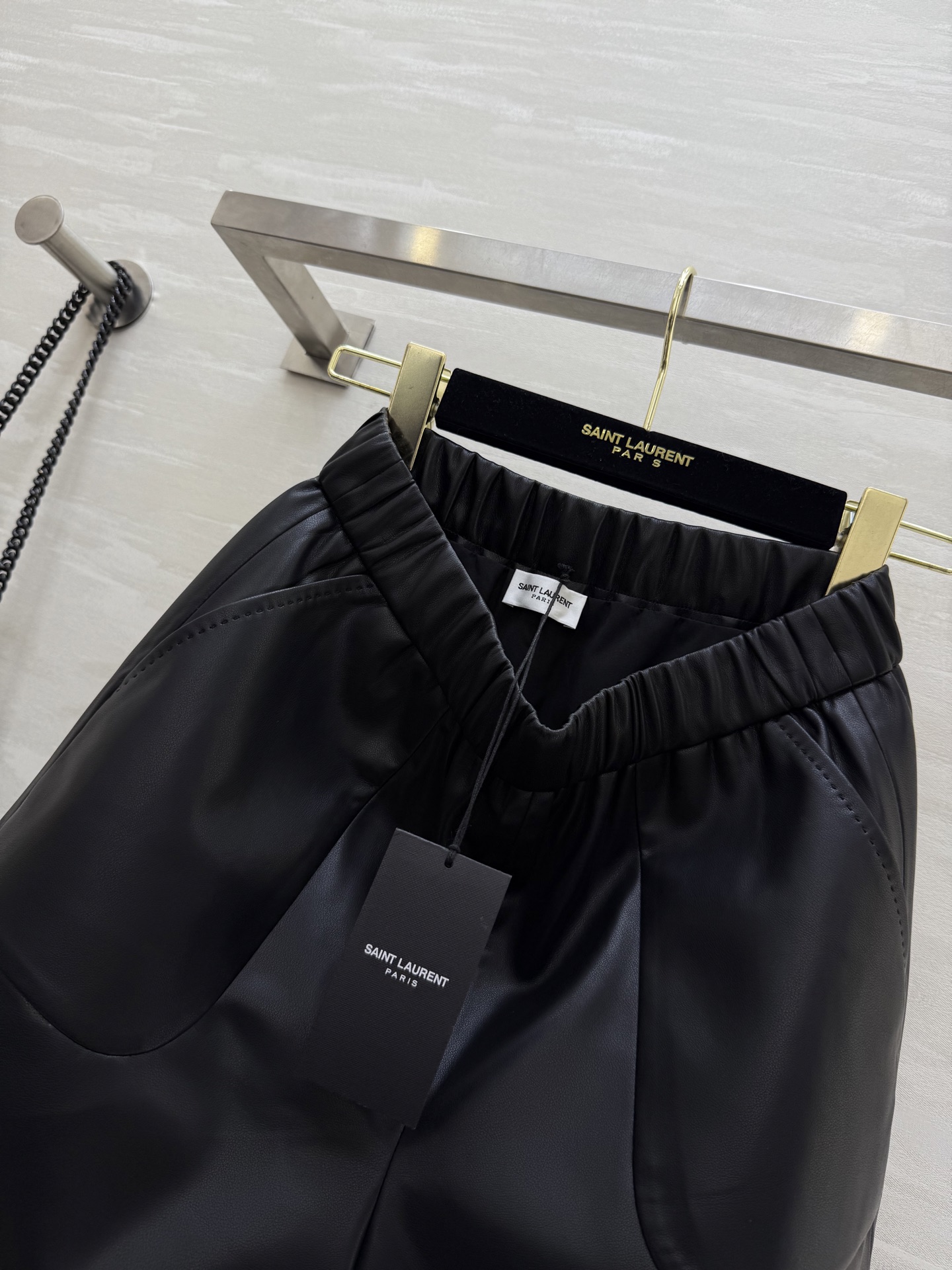 #ysl²⁵秋冬新款 环保皮短裤 高品质定制 现货首发size：26/27/28/29/30（26码腰围