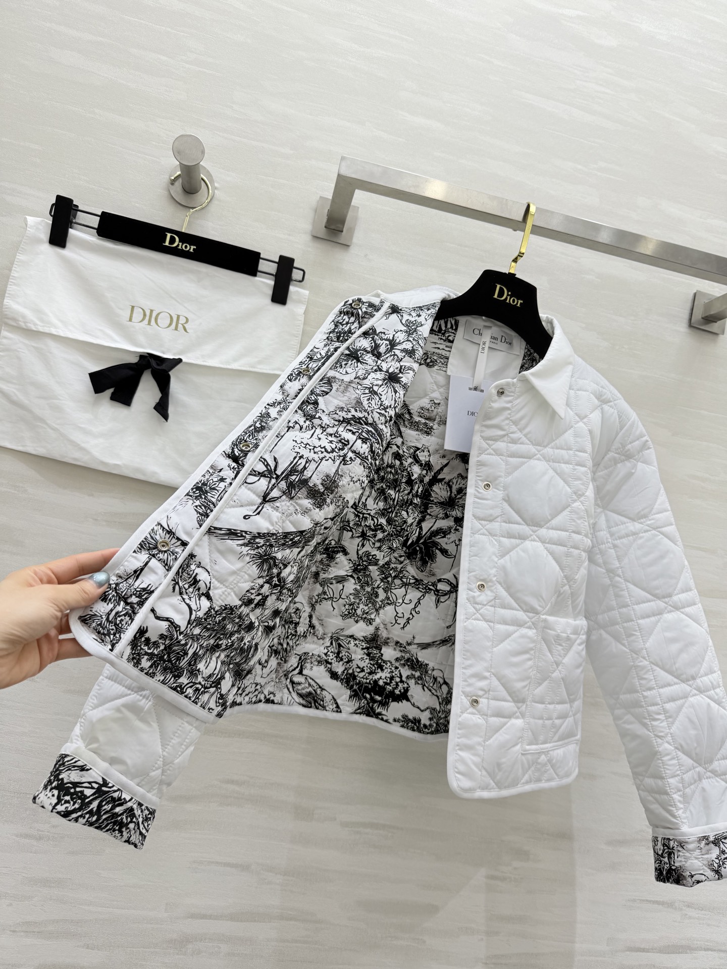 #DIO♡²⁵秋冬新款 戴妃藤格纹翻领棉服外套 高品质定制 现货首发size：S/M/L（s码肩宽：42