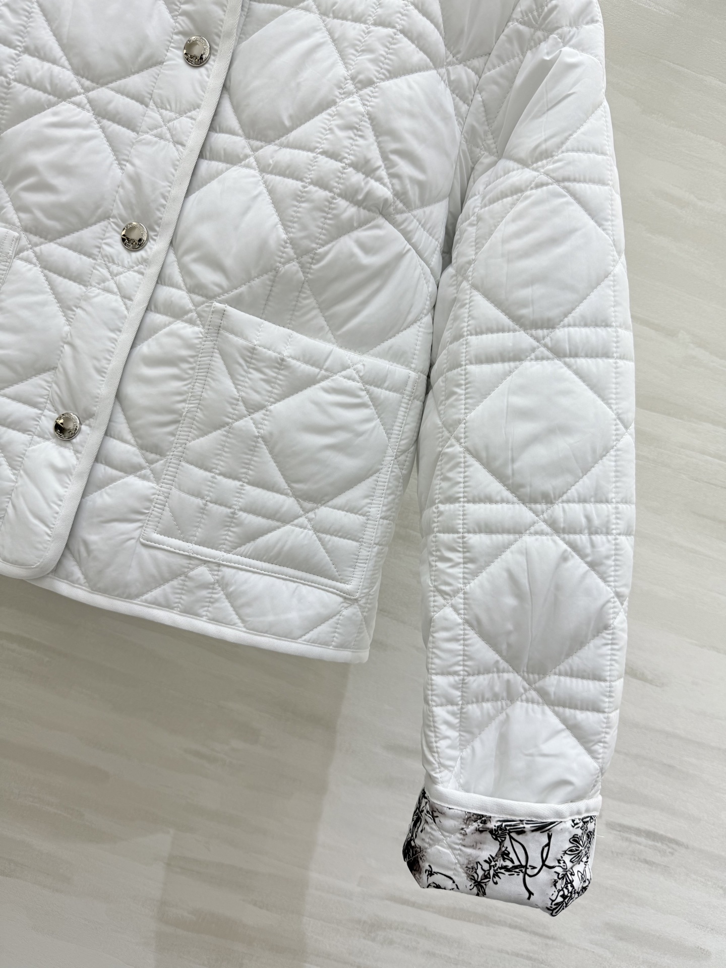 #DIO♡²⁵秋冬新款 戴妃藤格纹翻领棉服外套 高品质定制 现货首发size：S/M/L（s码肩宽：42