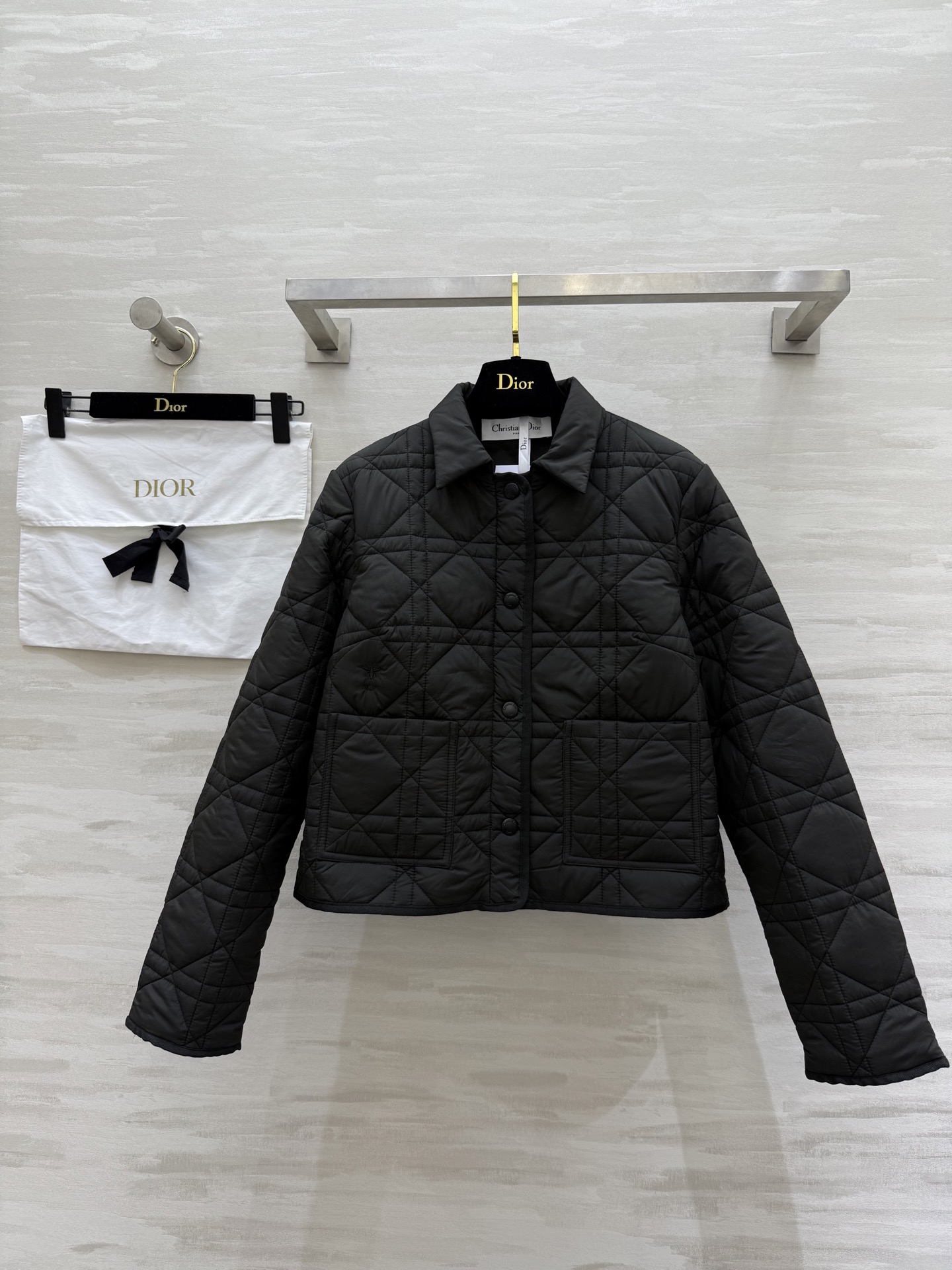 NO:570152,#DIO New Autumn and Winter Style Princess Diana Cannage Pattern Lapel Cotton Jacket High Quality Customized Ready Available First SizeS/M/L (S Size Shoulder Width 42, Bust 100, Clothes Length 53),, dior, jackets & coats, alexander wang19860909#DIO秋冬新款 戴妃藤格纹翻领棉服外套 高品质定制 现货首发sizeS/M/L（s码肩宽42,胸围100,衣长53）,,dior,jackets & coats,alexander wang,Women's clothing