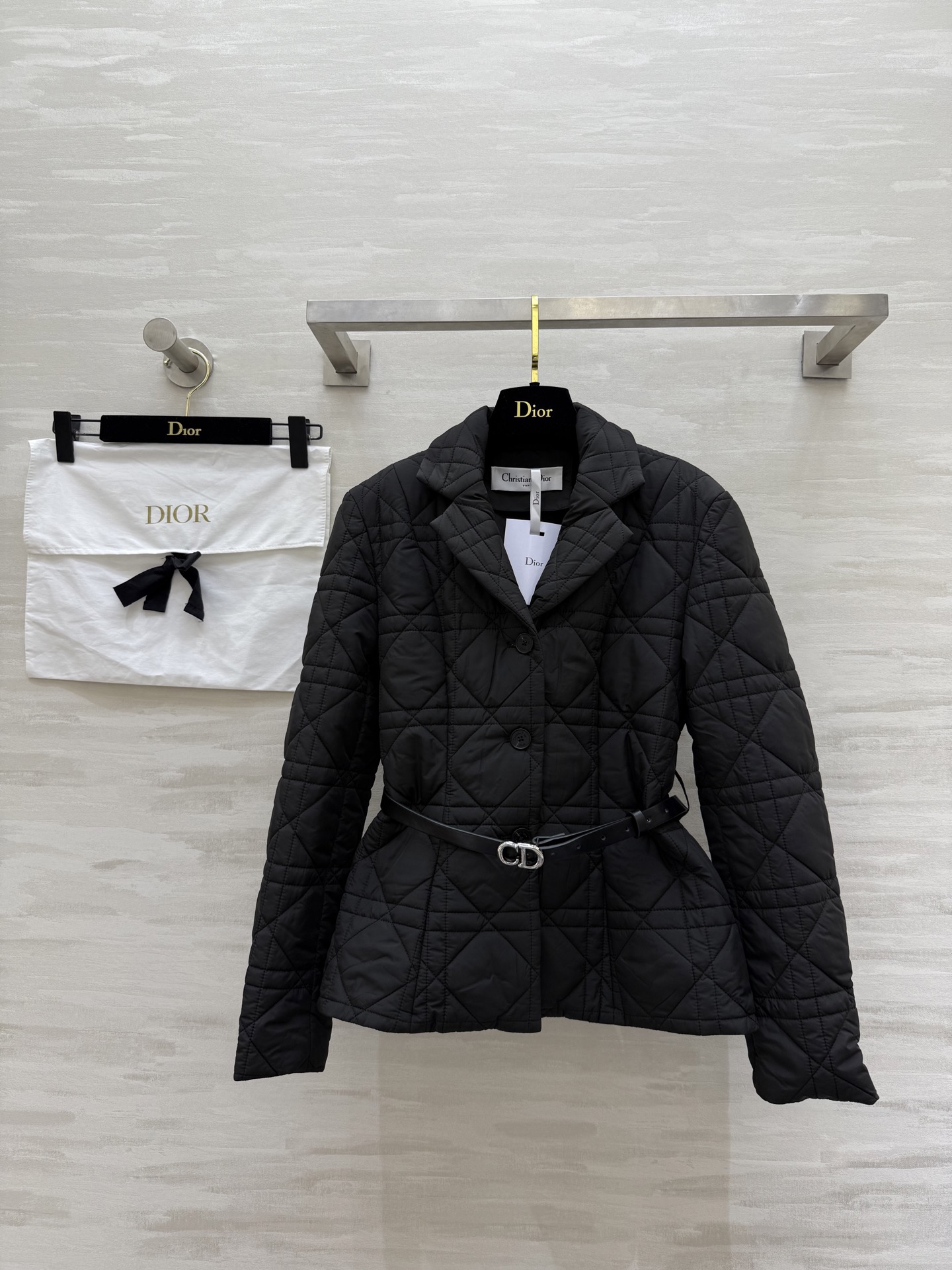 NO:570154,#DIO new autumn and winter style Princess Diana cannage pattern cotton jacket, delivery belt embellishment, exquisite waist slimming, high quality, ready for sale, first size S/M/L (S size shoulder width 35, bust 96, length 59),, dior, jackets & coats, alexander wang19860909#DIO秋冬新款 戴妃藤格纹棉服外套 配送腰带点缀精致收腰显瘦 高品质 现货首发sizeS/M/L（s码肩宽35,胸围96,衣长59）,,dior,jackets & coats,alexander wang,Women's clothing