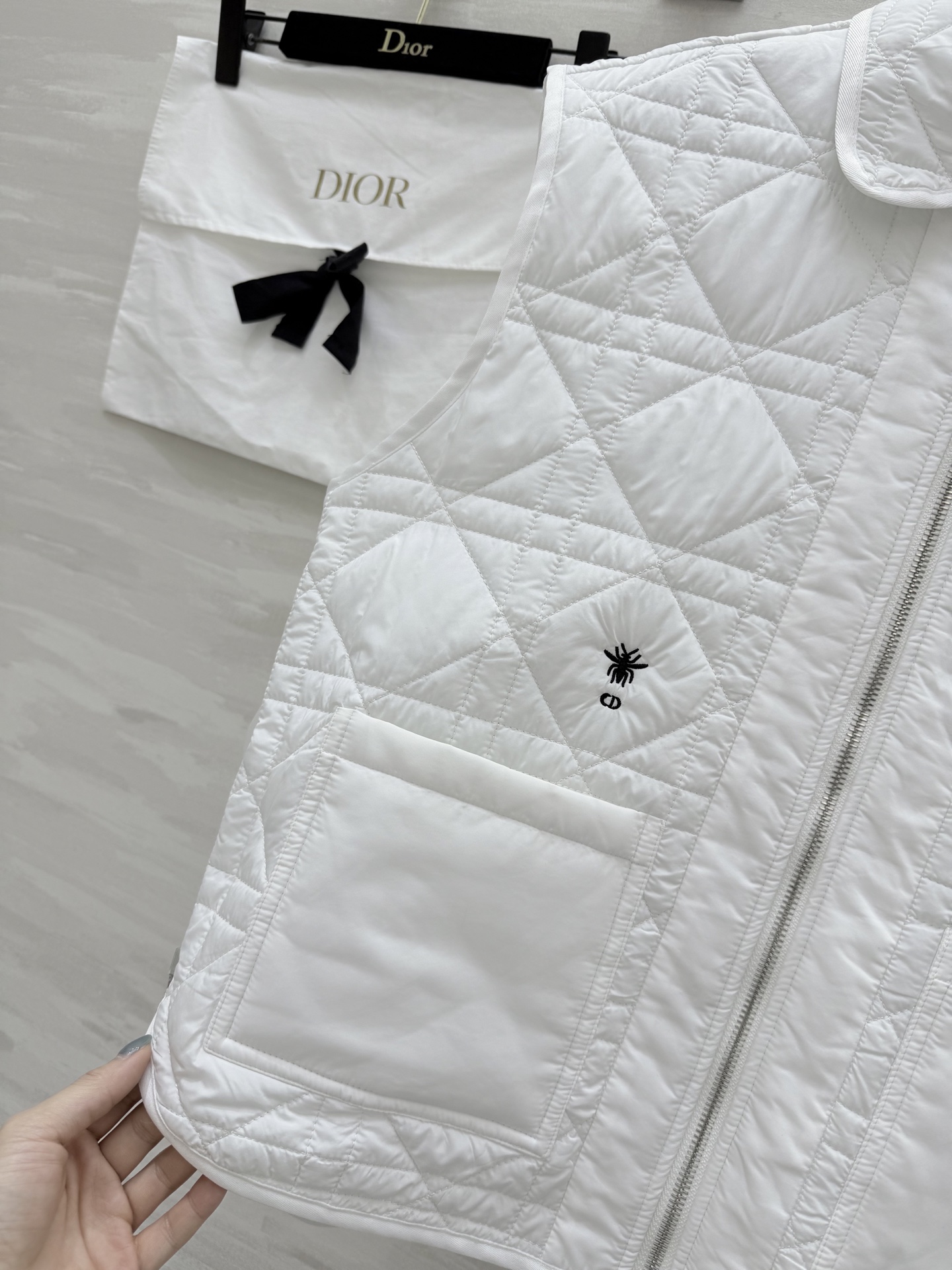 #DIO♡²⁵秋冬新款 戴妃藤格纹棉服马甲 腰带设计收腰显瘦 高品质定制 现货首发size：S/M/L（