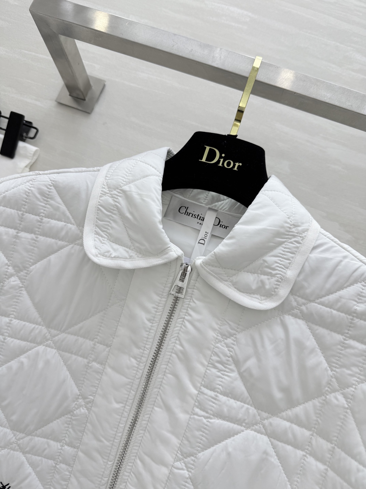 #DIO♡²⁵秋冬新款 戴妃藤格纹棉服马甲 腰带设计收腰显瘦 高品质定制 现货首发size：S/M/L（