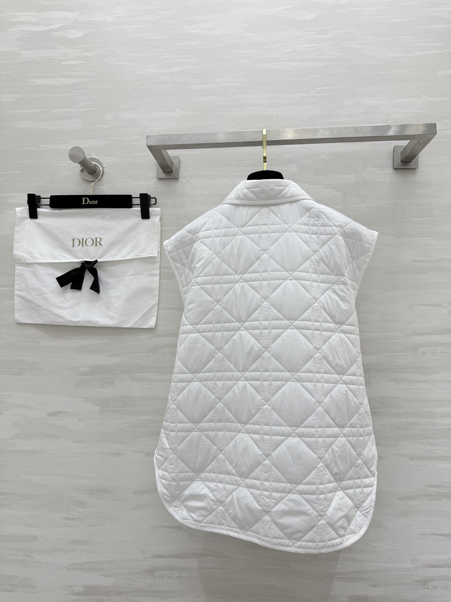 #DIO♡²⁵秋冬新款 戴妃藤格纹棉服马甲 腰带设计收腰显瘦 高品质定制 现货首发size：S/M/L（