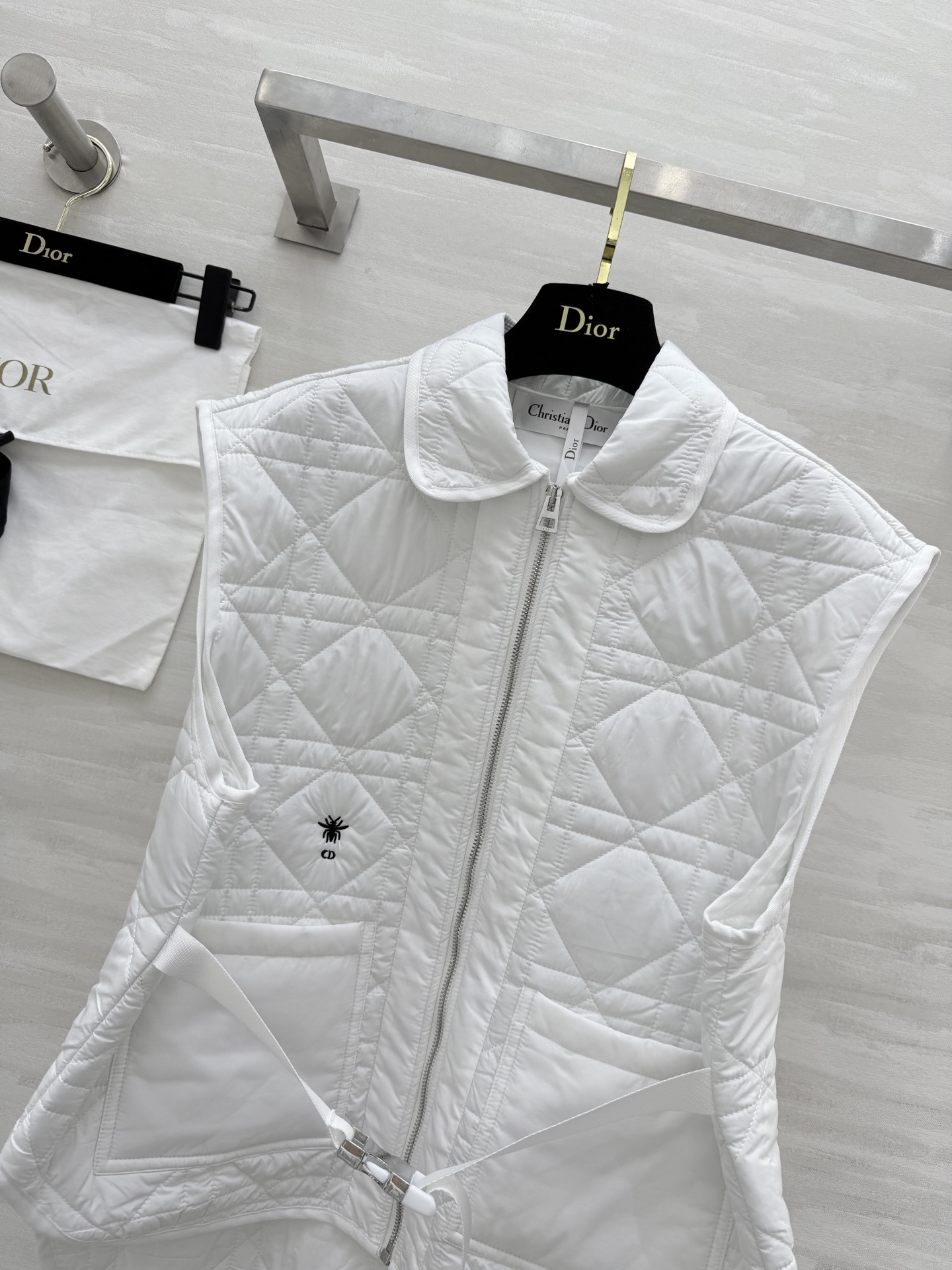 #DIO♡²⁵秋冬新款 戴妃藤格纹棉服马甲 腰带设计收腰显瘦 高品质定制 现货首发size：S/M/L（